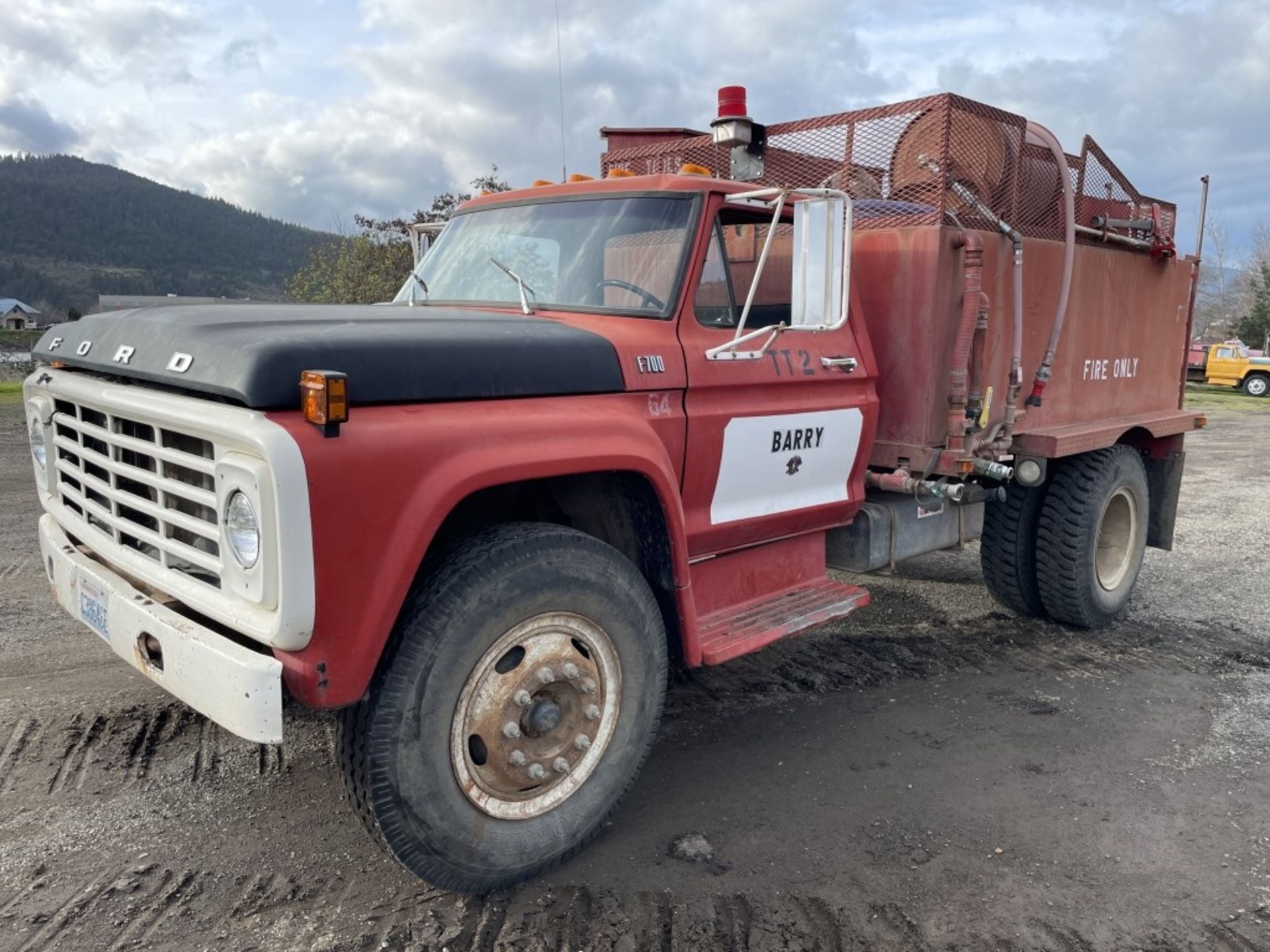 1978 Ford F700 S/A Brush Truck