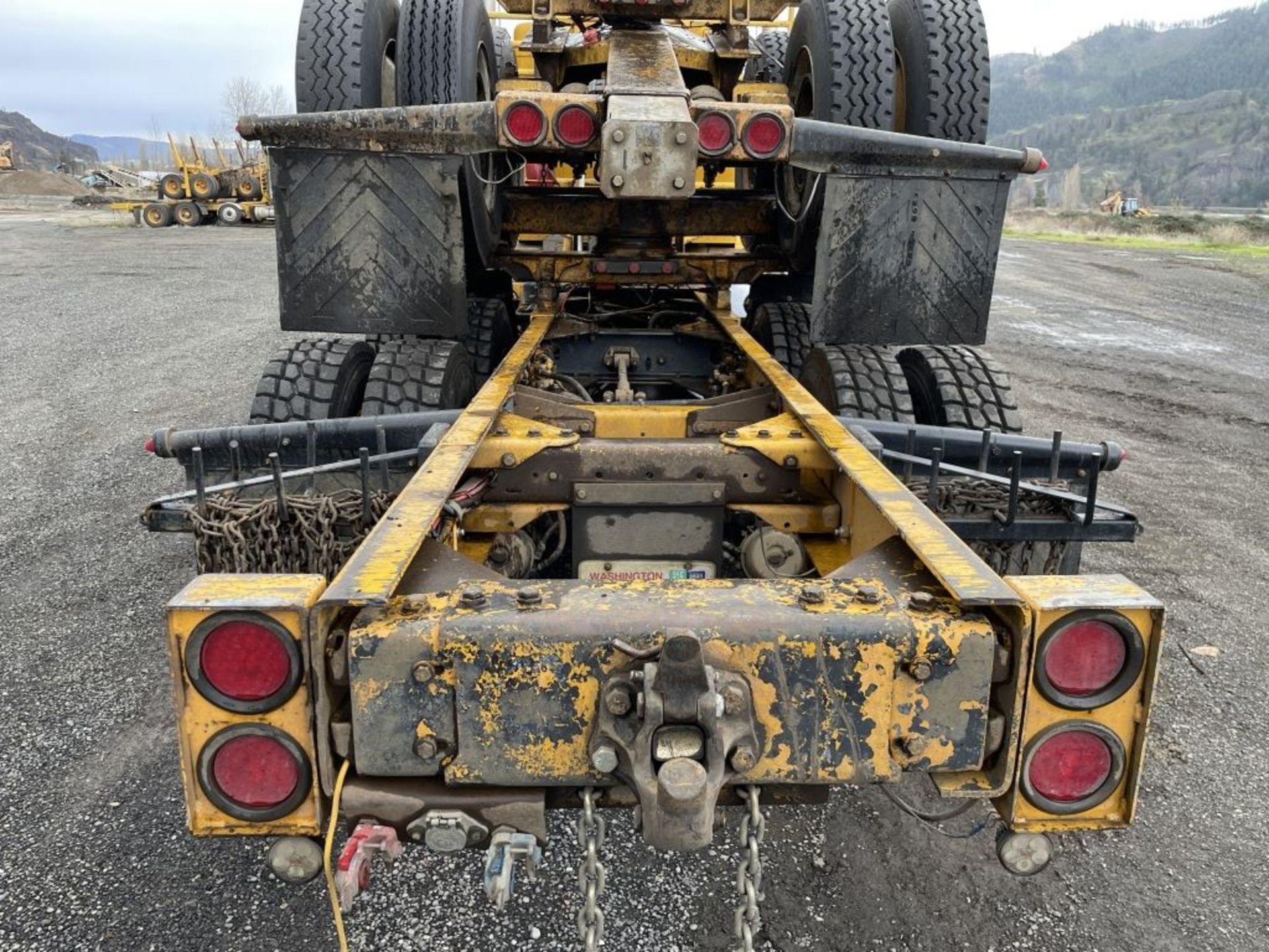 2005 Kenworth Tri-Axle Log Truck - Image 4 of 35