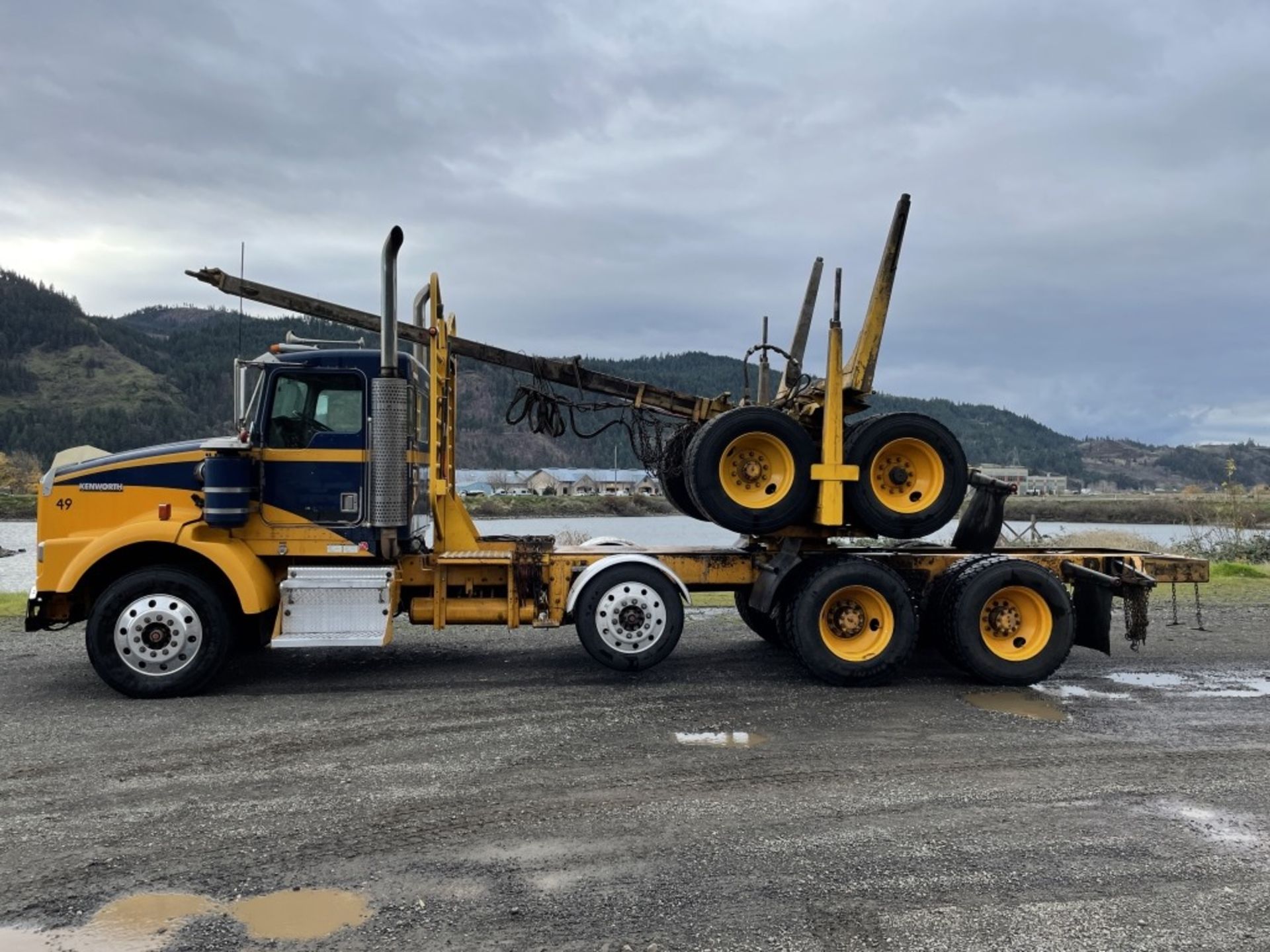 2002 Kenworth Tri-Axle Log Truck - Image 2 of 41