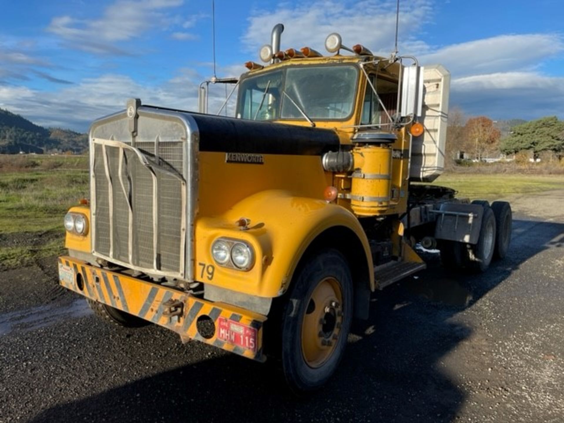 Kenworth W900A T/A Truck Tractor