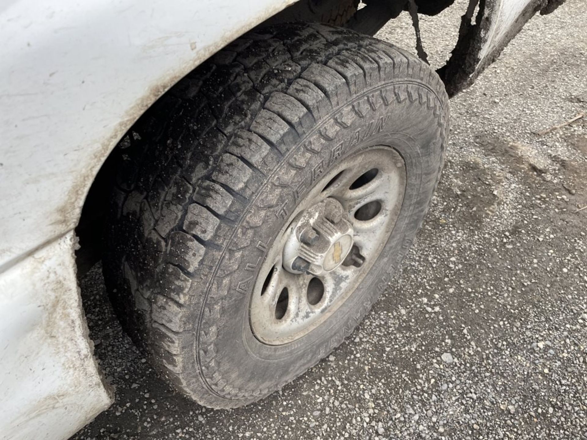 2005 Chevrolet Silverado Extra Cab 4x4 Pickup - Image 10 of 19