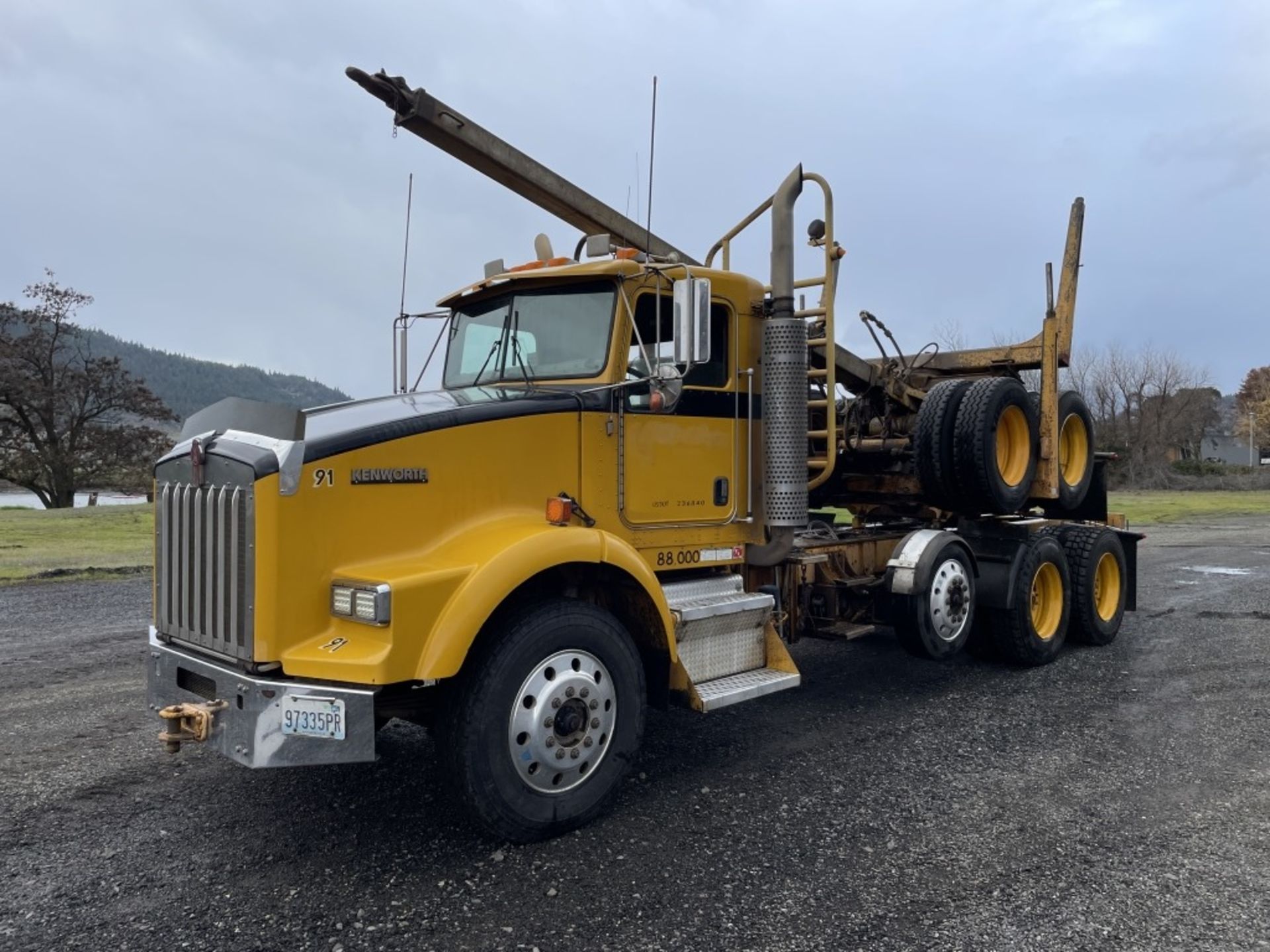 2005 Kenworth Tri-Axle Log Truck