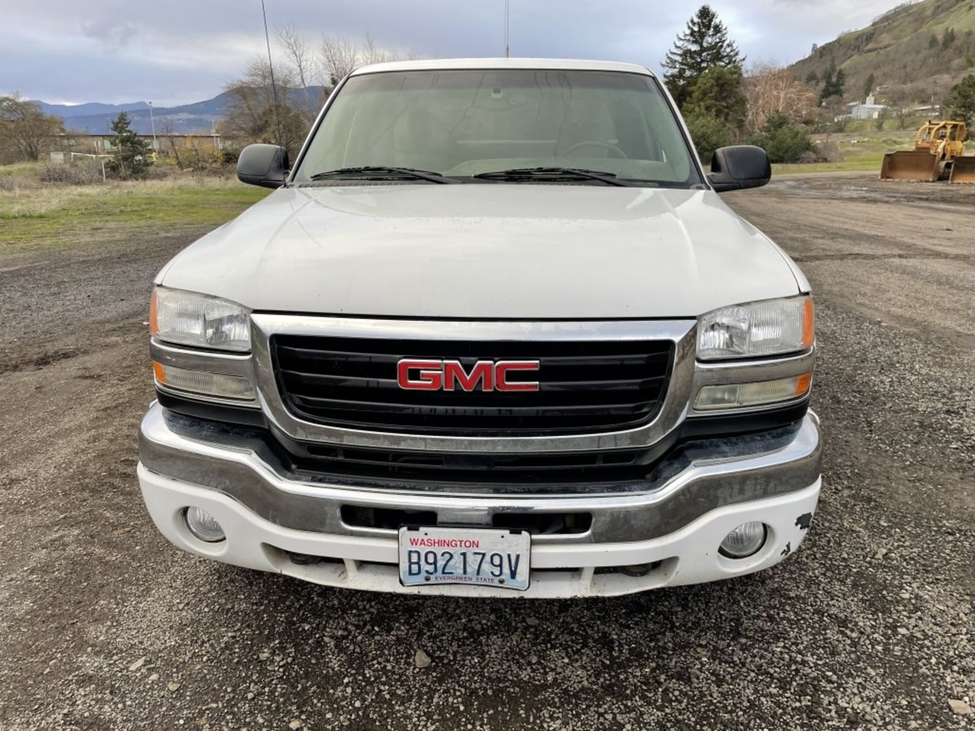 2005 GMC 2500 HD 4x4 Extra Cab Pickup - Image 8 of 24