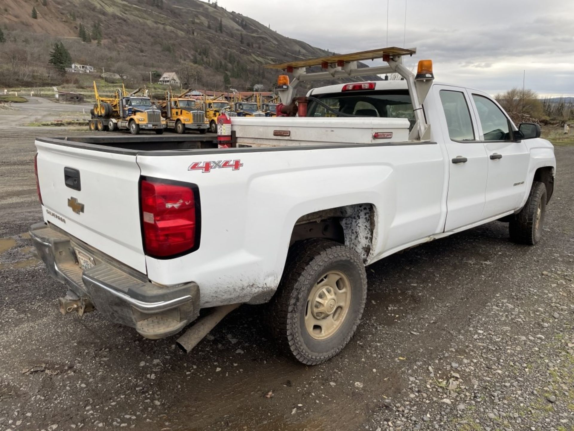 2016 Chevrolet 2500 HD 4x4 Crew Cab Pickup - Image 5 of 22