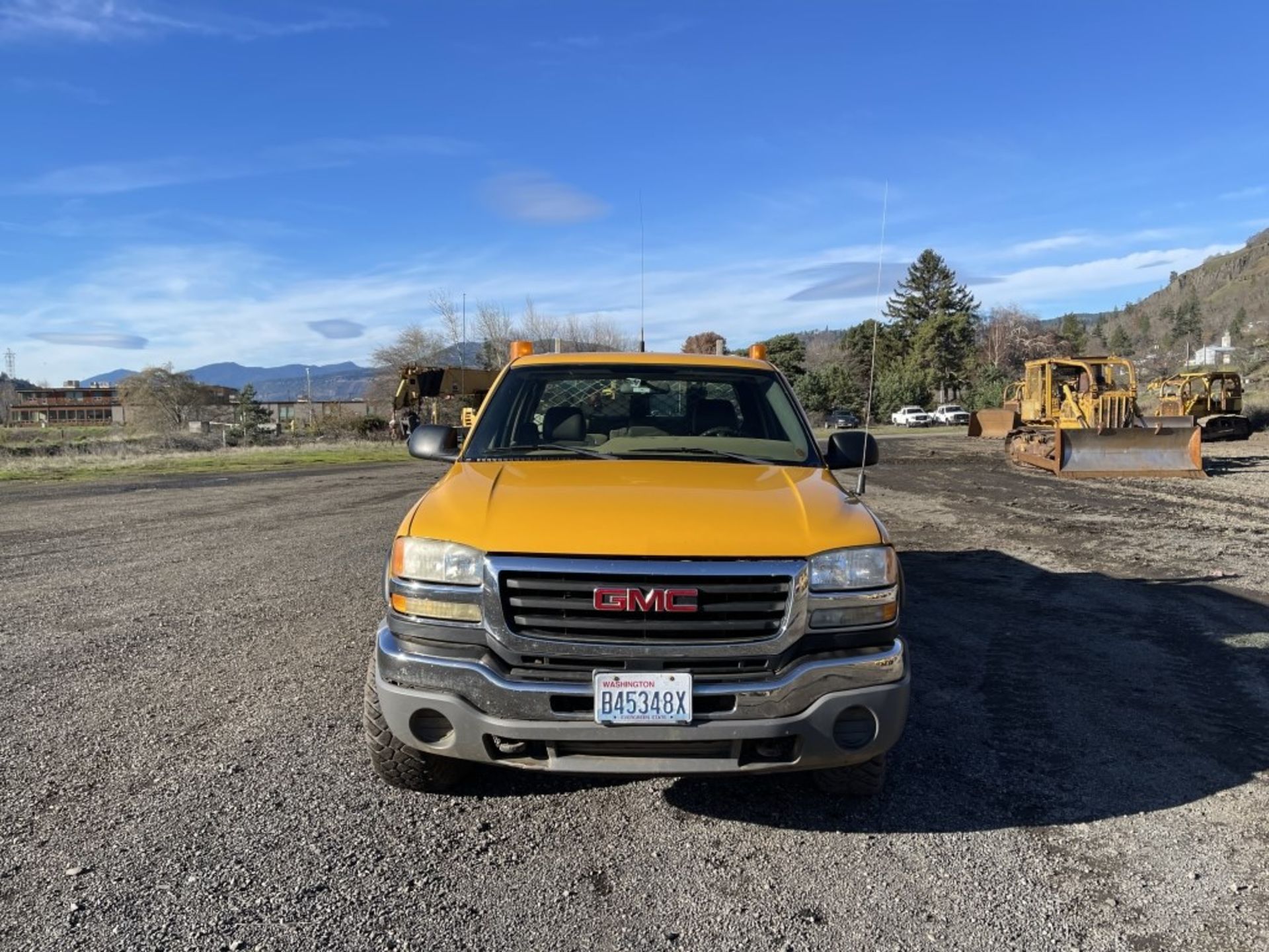 2006 GMC 3500 Crew Cab 4x4 Pickup - Image 8 of 26