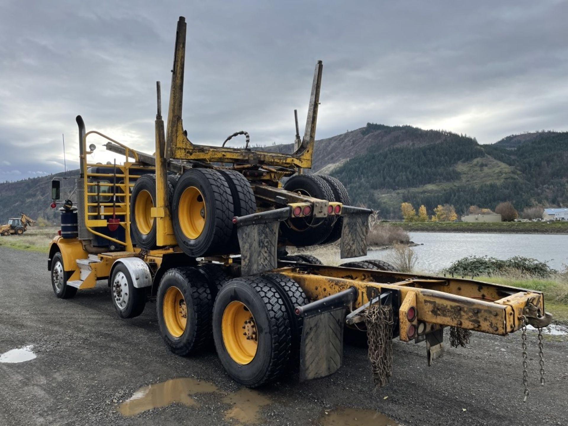 2002 Kenworth Tri-Axle Log Truck - Image 3 of 41