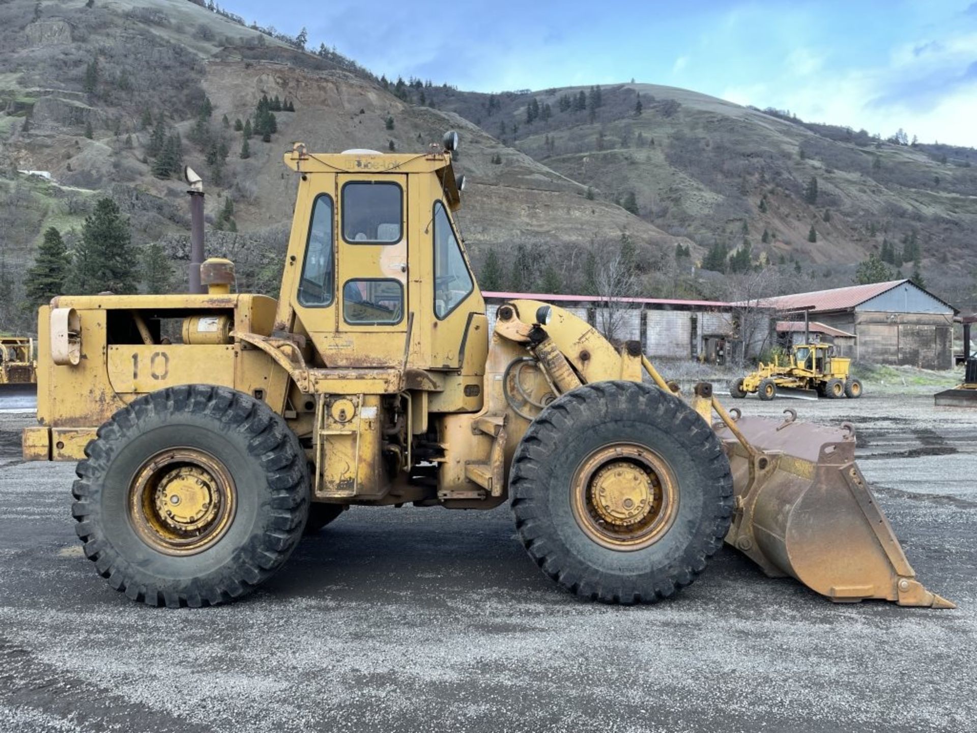 1972 Caterpillar 966C Wheel Loader - Image 6 of 29