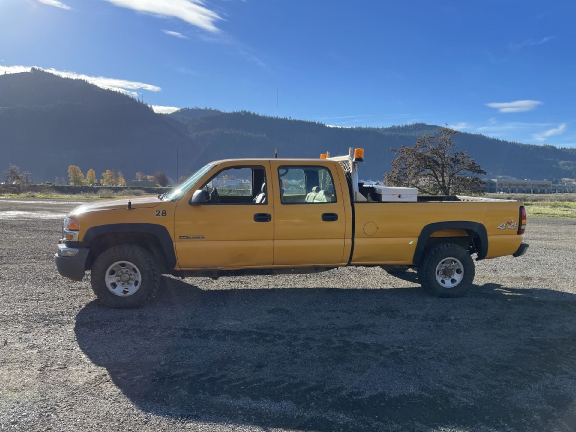 2006 GMC 3500 Crew Cab 4x4 Pickup - Image 2 of 26