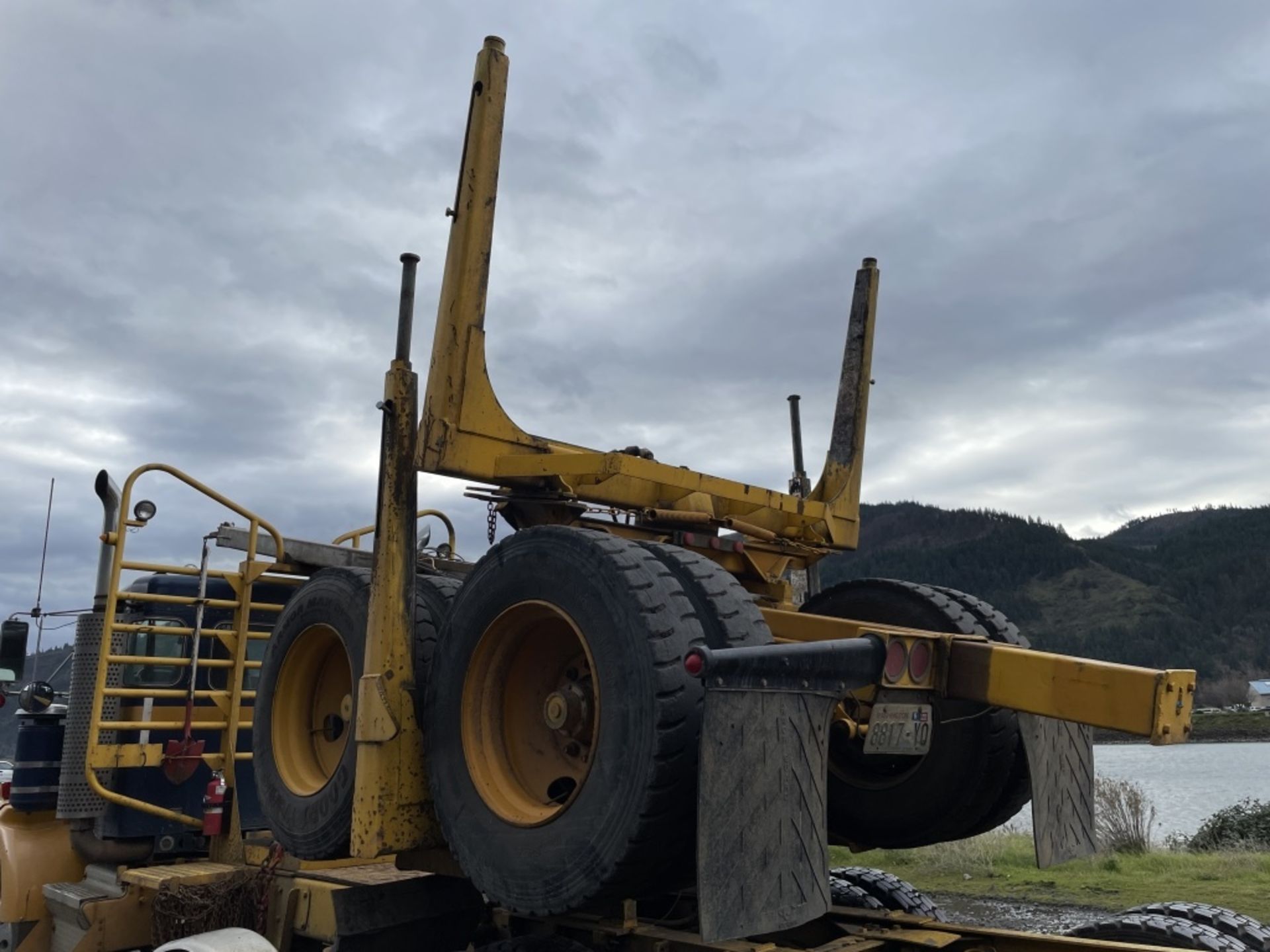 T/A Log Bunk Trailer