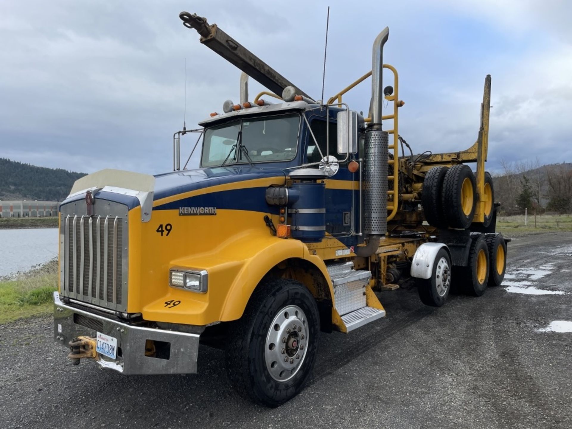 2002 Kenworth Tri-Axle Log Truck