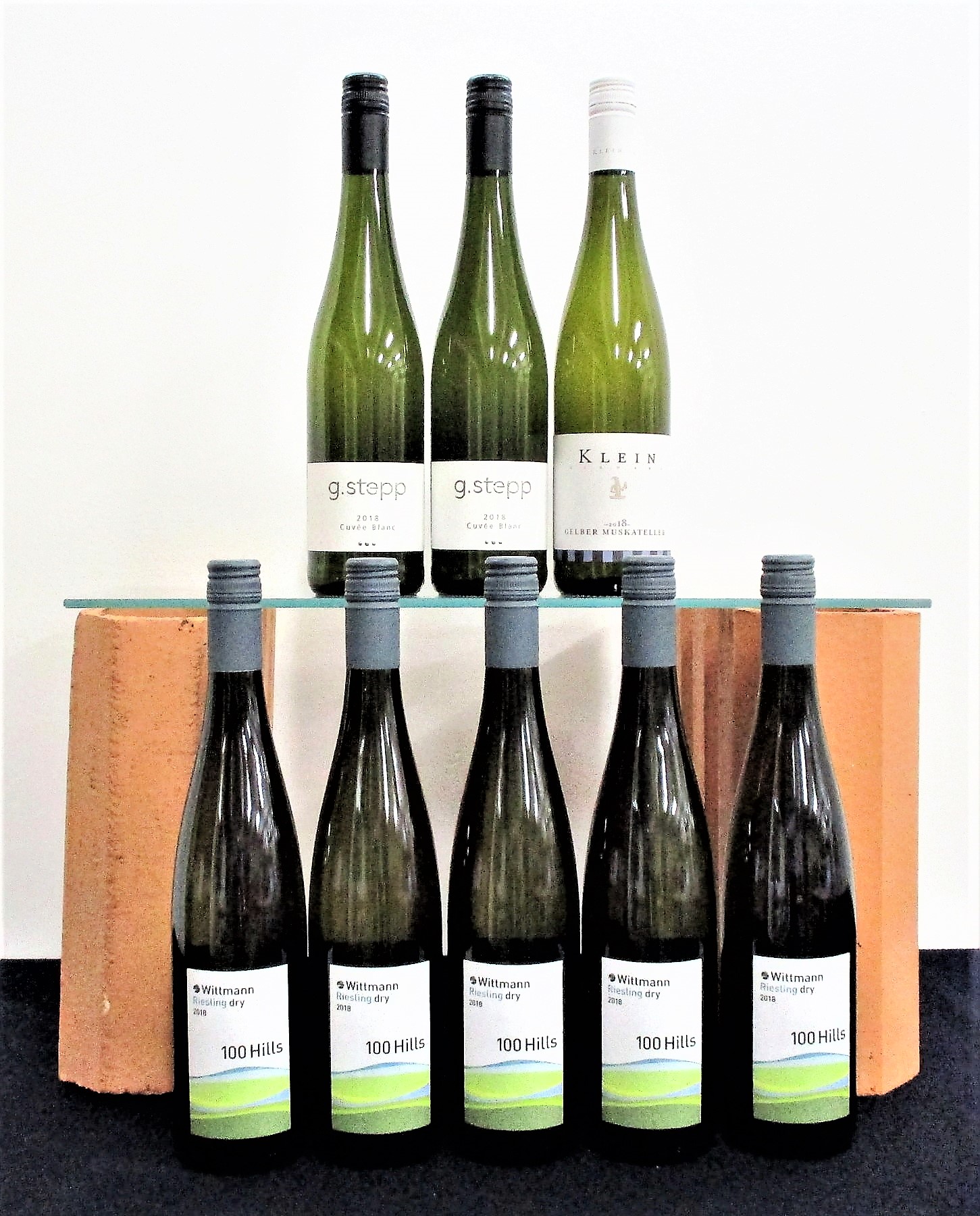 2 bts G. Stepp Cuvée Blanc 2018 Pflaz 1 bt Gerhard Klein Gelber Muskateller 2018 5 bts Wittmann