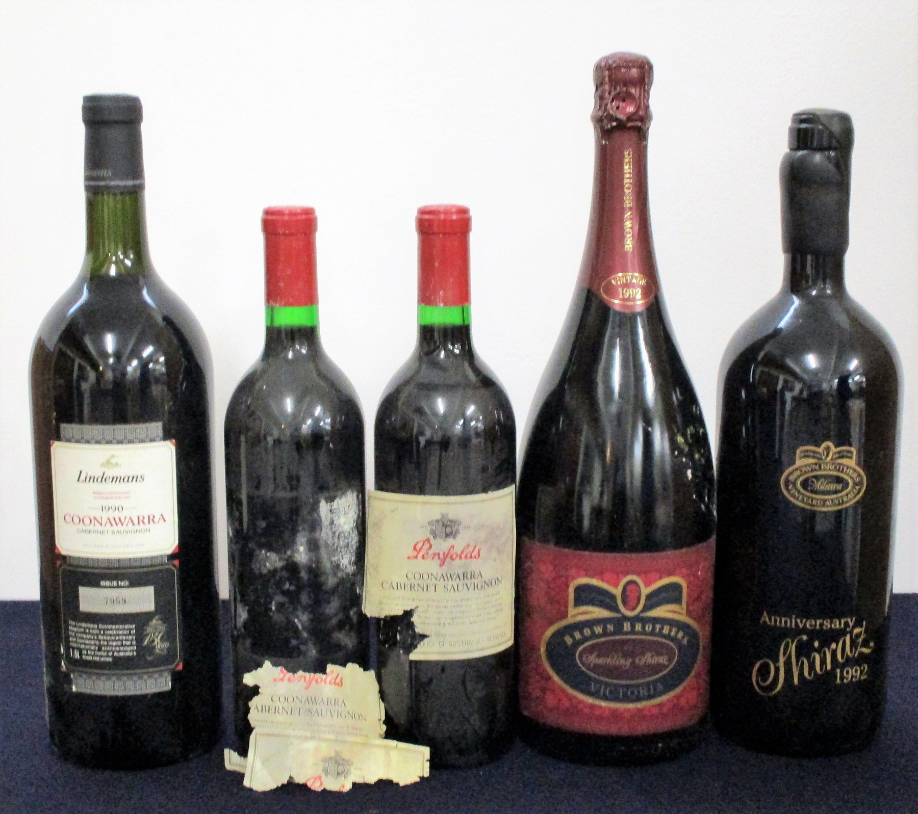 1 magnum Lindemans Coonawarra Cabernet Sauvignon 1990 issue N° 7959 ts, vsl bs 2 bts Penfolds