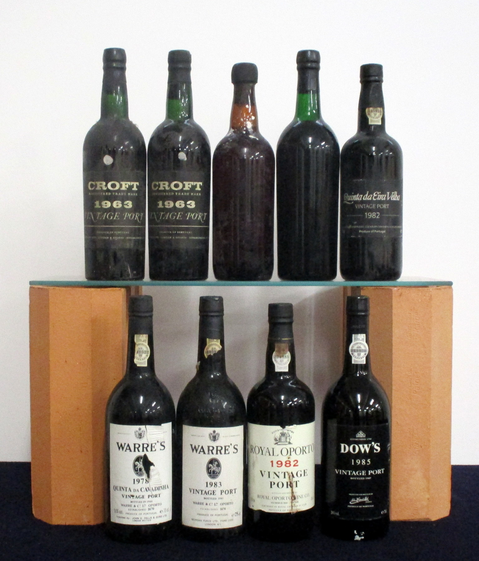 2 bts Croft 1963 Vintage Port vts, bs, 1 damaged wax, cork dropped but still in neck 1 bt Quinta - Image 2 of 2