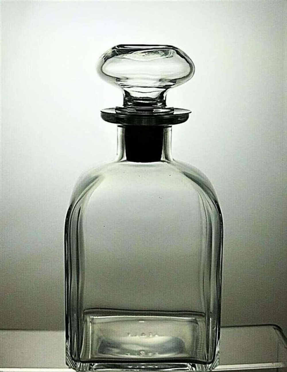 Italian Made Mid Century Glass Decanter with Cork Stopper - Image 4 of 4