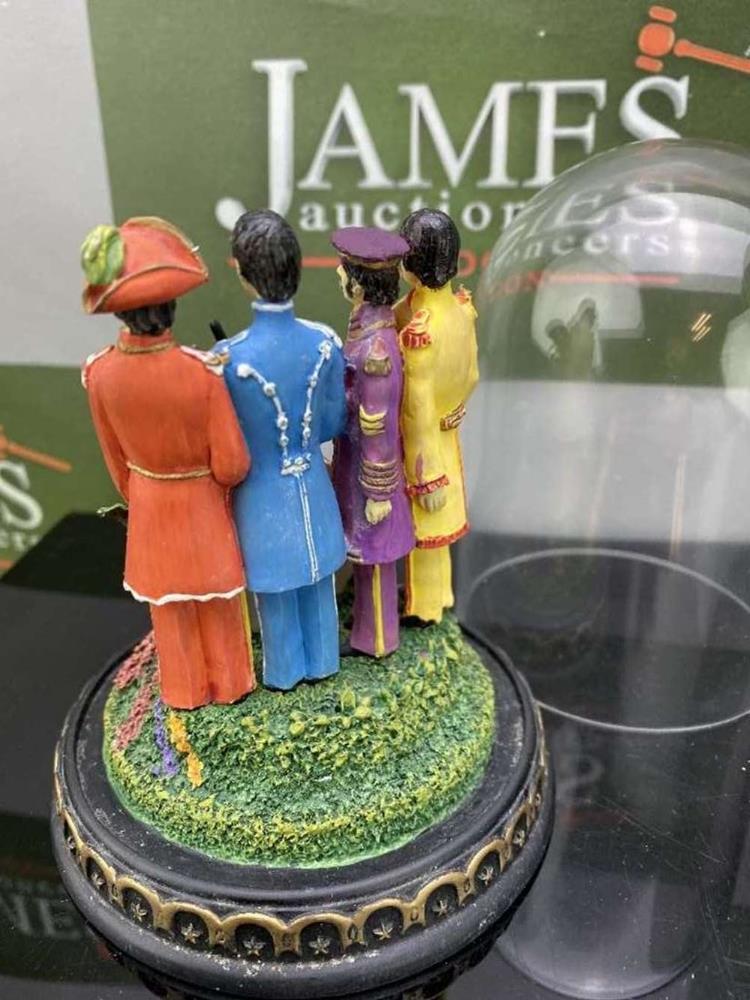 The Beatles ‘Sgt Pepper’s - Franklin Mint ltd Edition -Lonely Hearts Club Band Figural & Glass Dome - Image 5 of 5