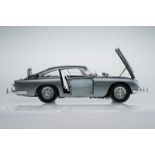 Aston Martin DB5 007 Golfinger Scale Model 1:8.Eaglemoss Hand Built Example & Display Case