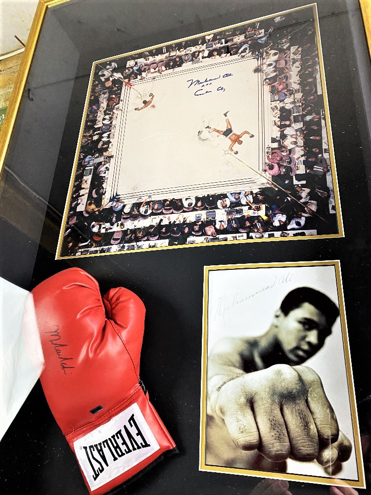 Muhammed Ali Vs Cleveland Williams-Signed 60`s Ring Magazine Photo & Glove Montage - Image 4 of 5