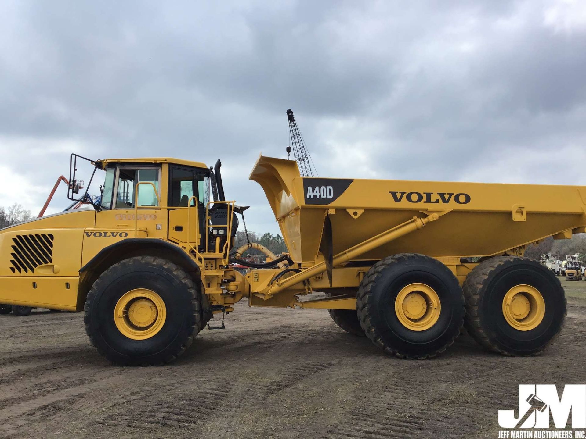 2005 VOLVO A40D ARTICULATED DUMP TRUCK SN: A40DV12477 - Image 7 of 21