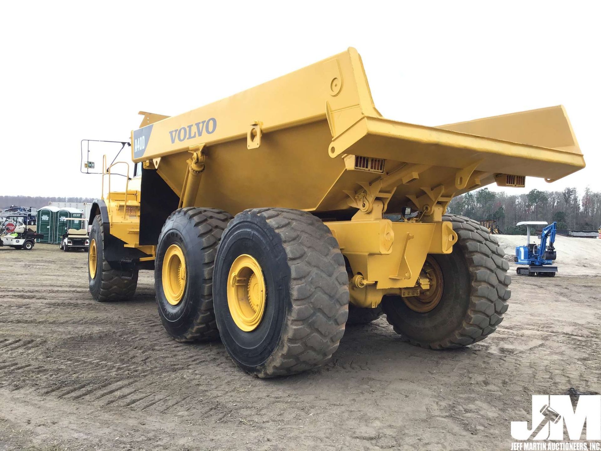 2005 VOLVO A40D ARTICULATED DUMP TRUCK SN: A40DV12477 - Image 3 of 21