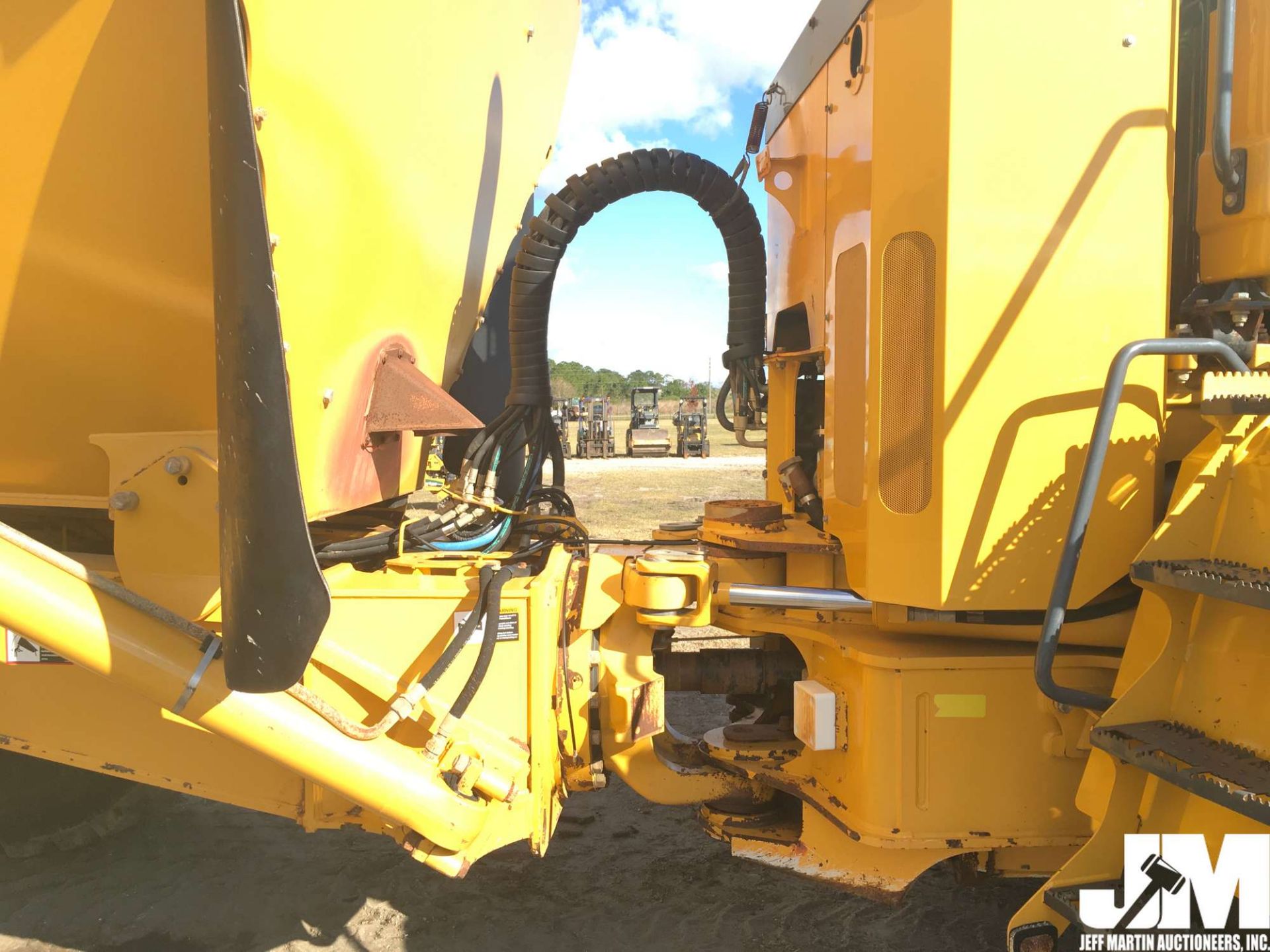 2014 DEERE 410E ARTICULATED DUMP TRUCK SN: 1DW410ETJEE661287 - Image 10 of 41