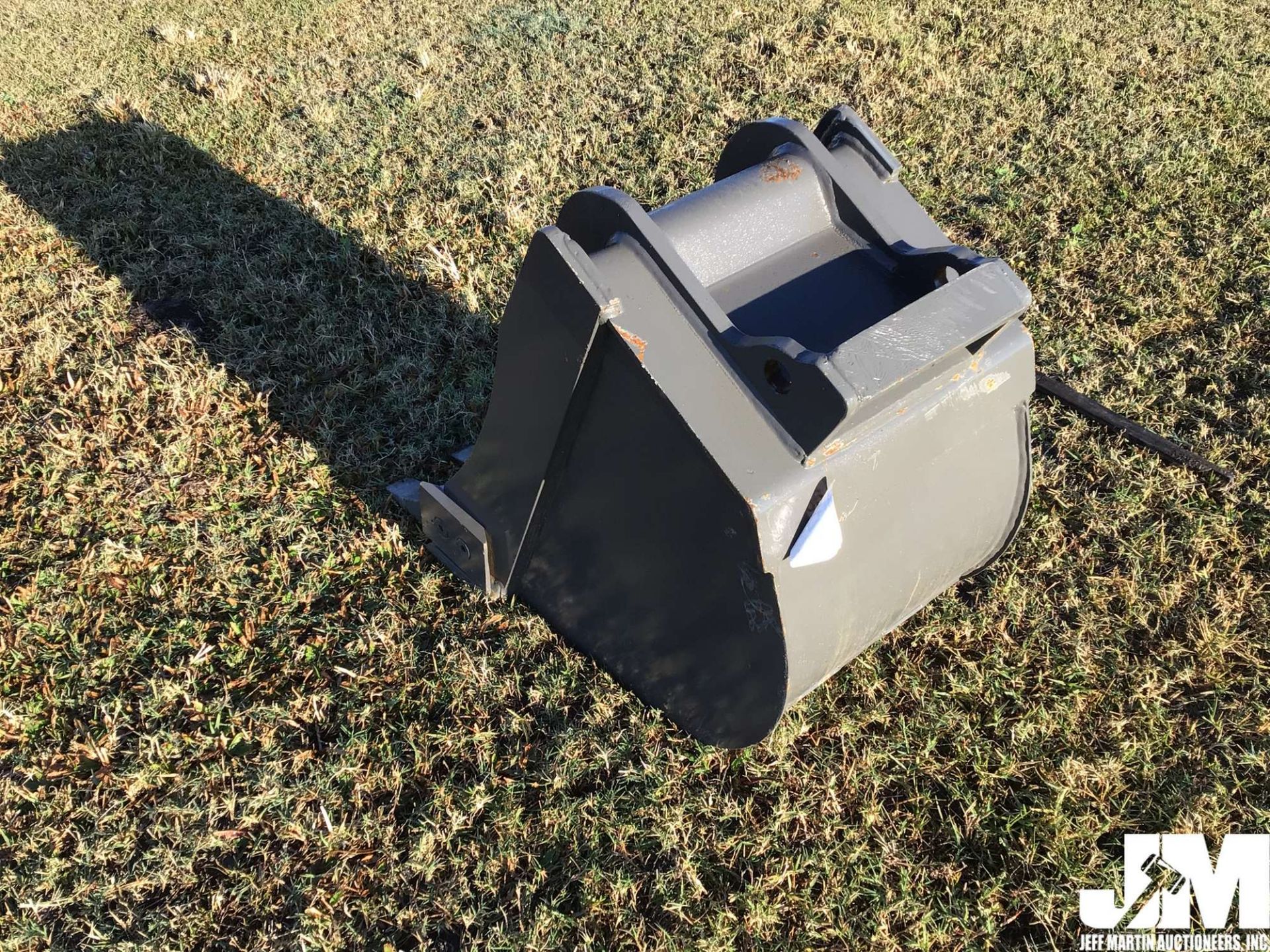 (UNUSED) BOBCAT 18"" BUCKET - Image 3 of 6