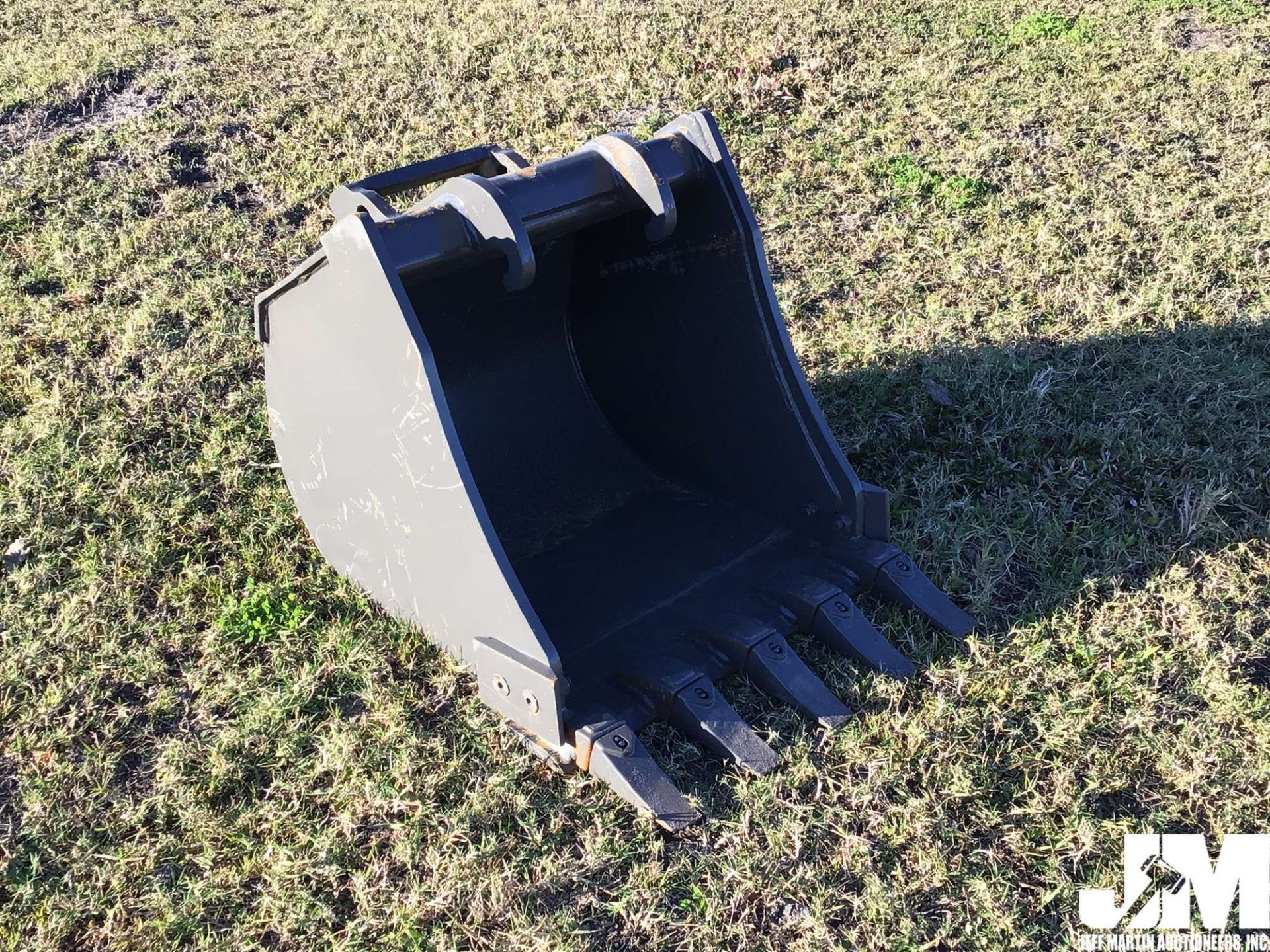 (UNUSED) BOBCAT 24"" BUCKET - Image 2 of 6