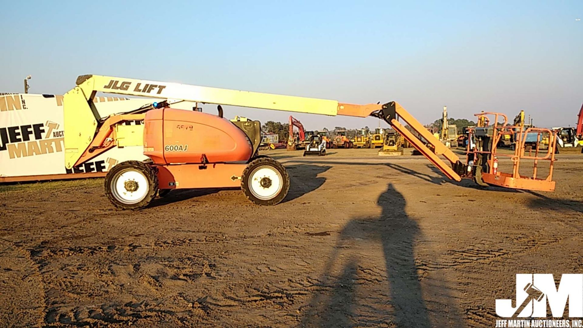 2013 JLG 600AJ 60' 4X4 ARTICULATED BOOM LIFT SN: 0300165579 - Image 8 of 27