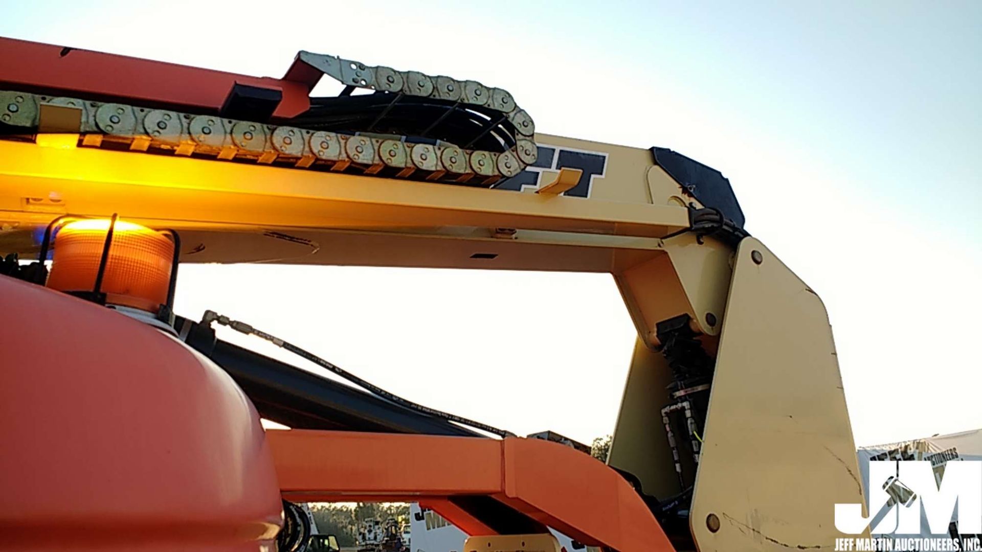 2013 JLG 600AJ 60' 4X4 ARTICULATED BOOM LIFT SN: 0300165579 - Image 16 of 27