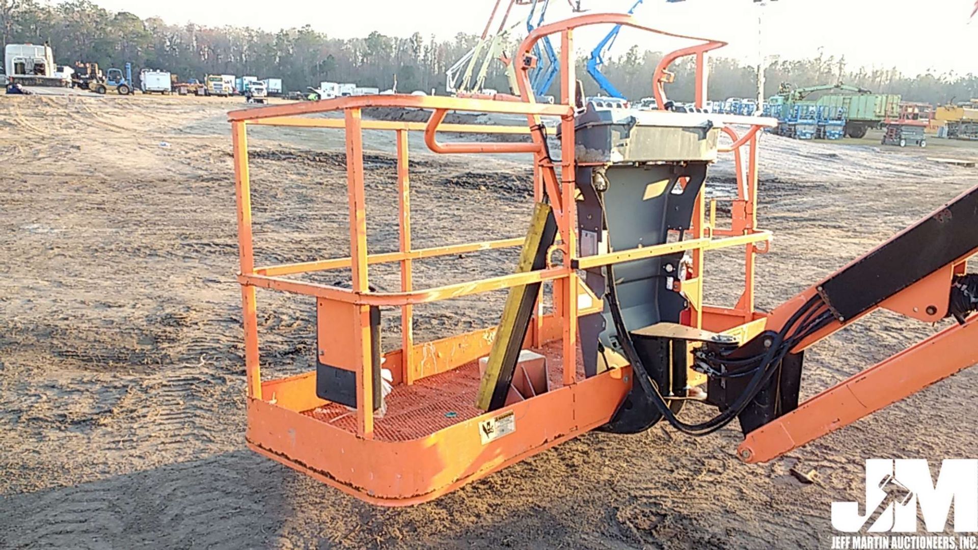 2013 JLG 600AJ 60' 4X4 ARTICULATED BOOM LIFT SN: 0300165579 - Image 11 of 27