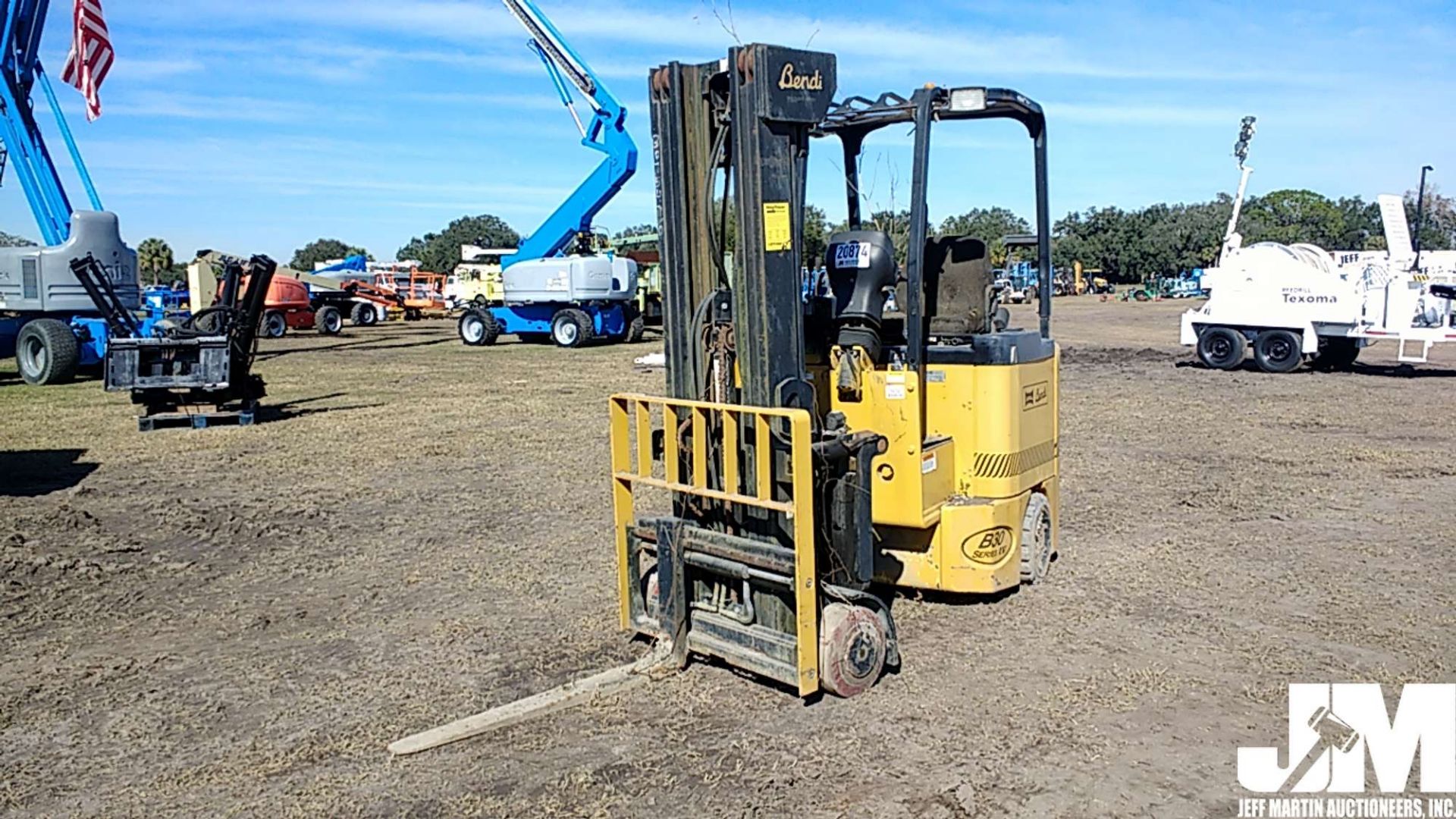 LANDOLL B30/42E180D SERIES IV FORKLIFT SN: B30/42-7626-04459