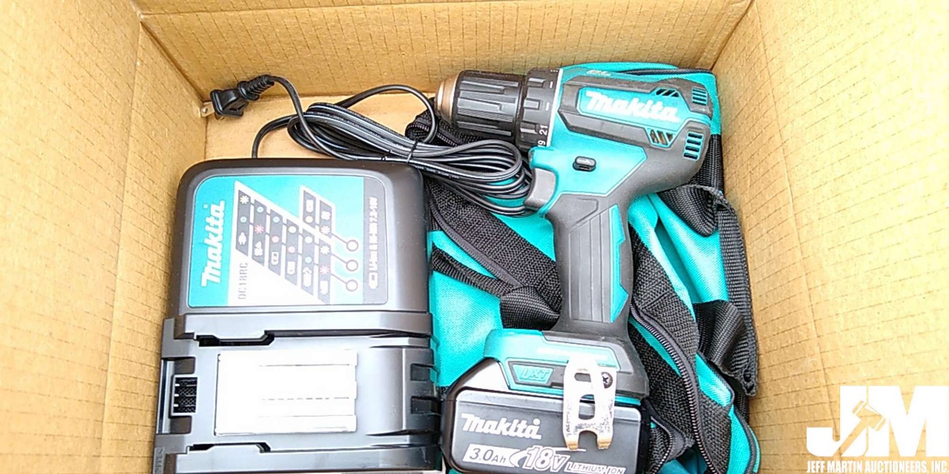 MAKITA 18-VOLT LXT LITHIUM-ION BRUSHLESS CORDLESS 1/2 IN. DRIVER -DRILL - Image 2 of 2