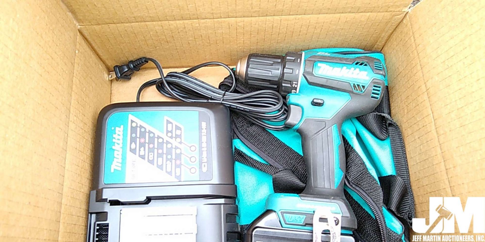MAKITA 18-VOLT LXT LITHIUM-ION BRUSHLESS CORDLESS 1/2 IN. DRIVER -DRILL - Image 2 of 2