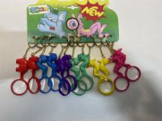 1 x Set Of Cigiochi Various Coloured Funny Elephant And Bunny Magnify Keyring | 8006087416880