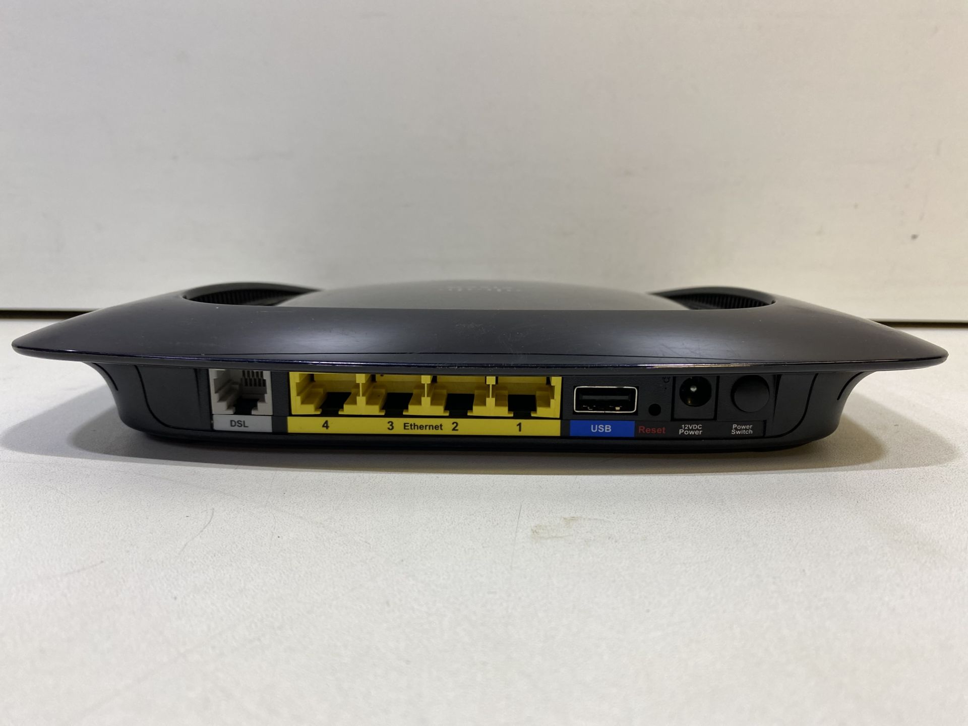 Cisco Linksys WAG320N Wireless Router - Image 4 of 5