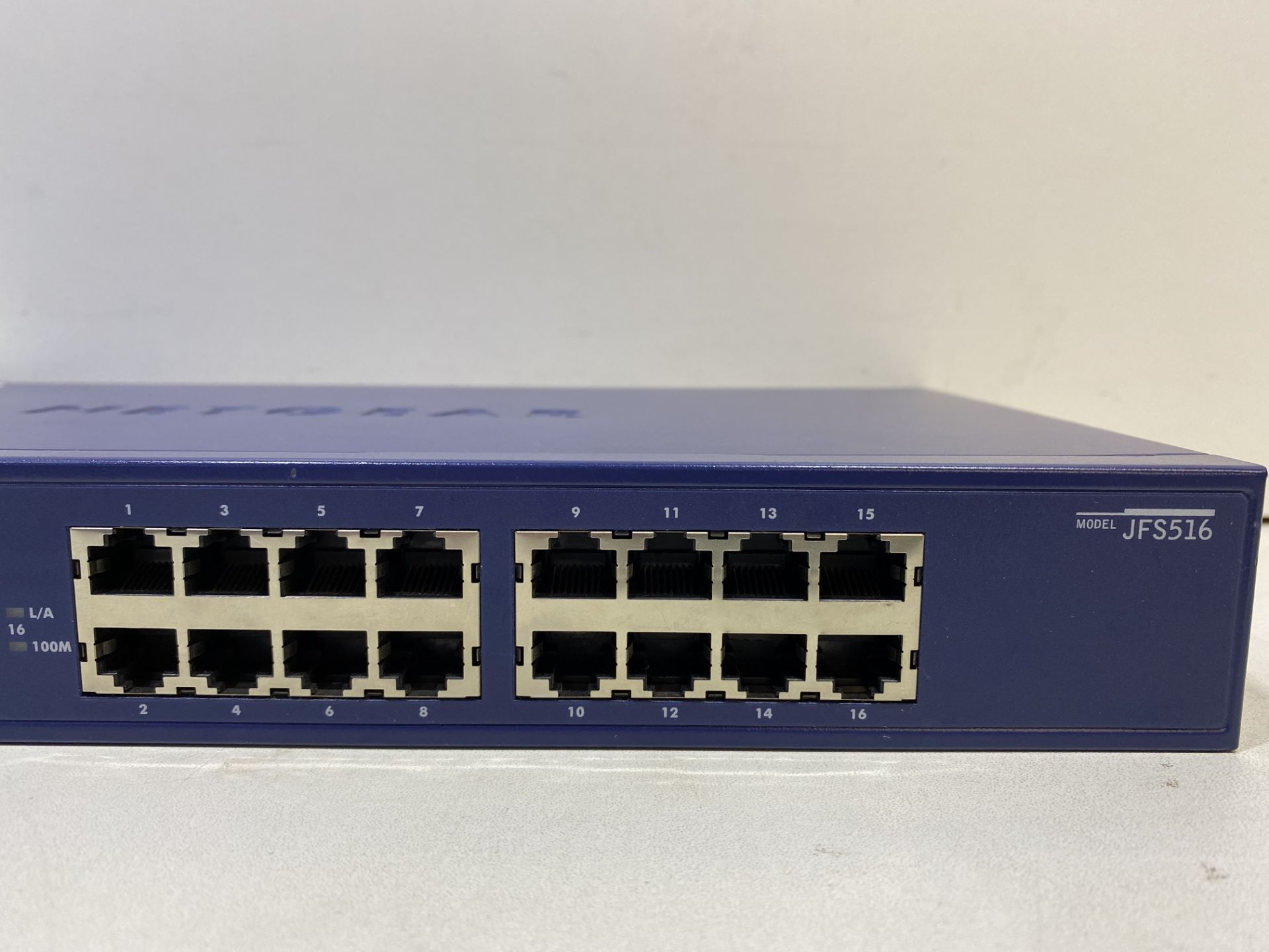 Netgear JFS516 ProSafe 16 Port 10/100 Ethernet Switch - Image 5 of 6