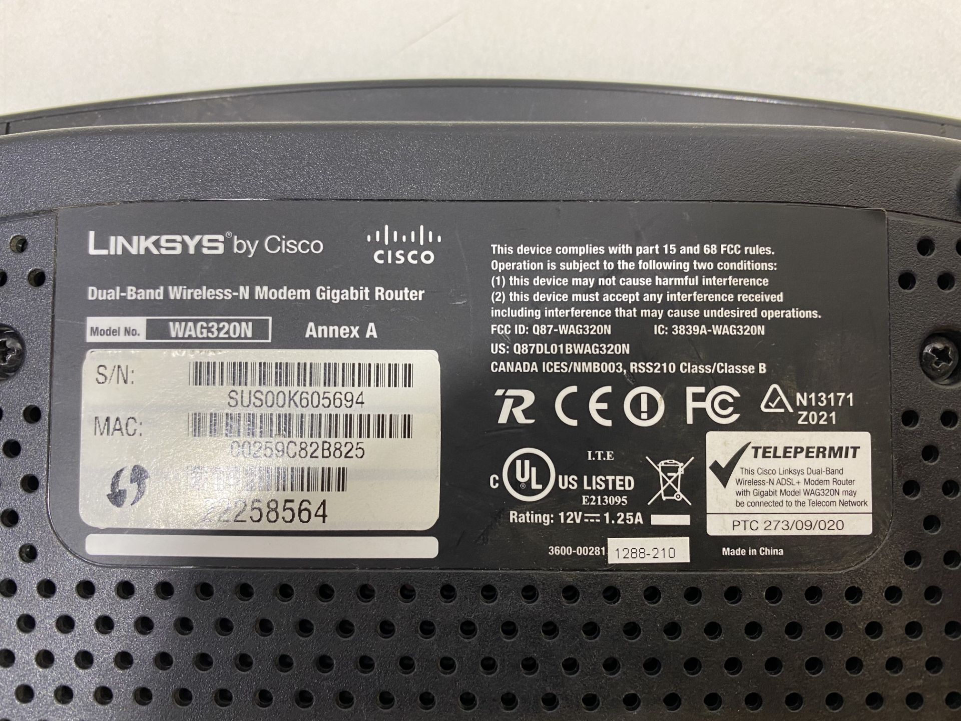 Cisco Linksys WAG320N Wireless Router - Image 5 of 5