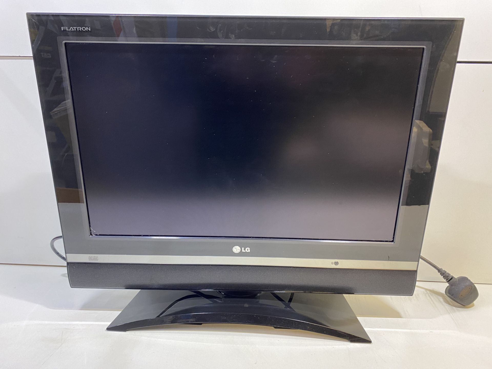 LG RZ-23LZ21 23" LCD Television | ** NO REMOTE CONTROL ** - Image 4 of 9