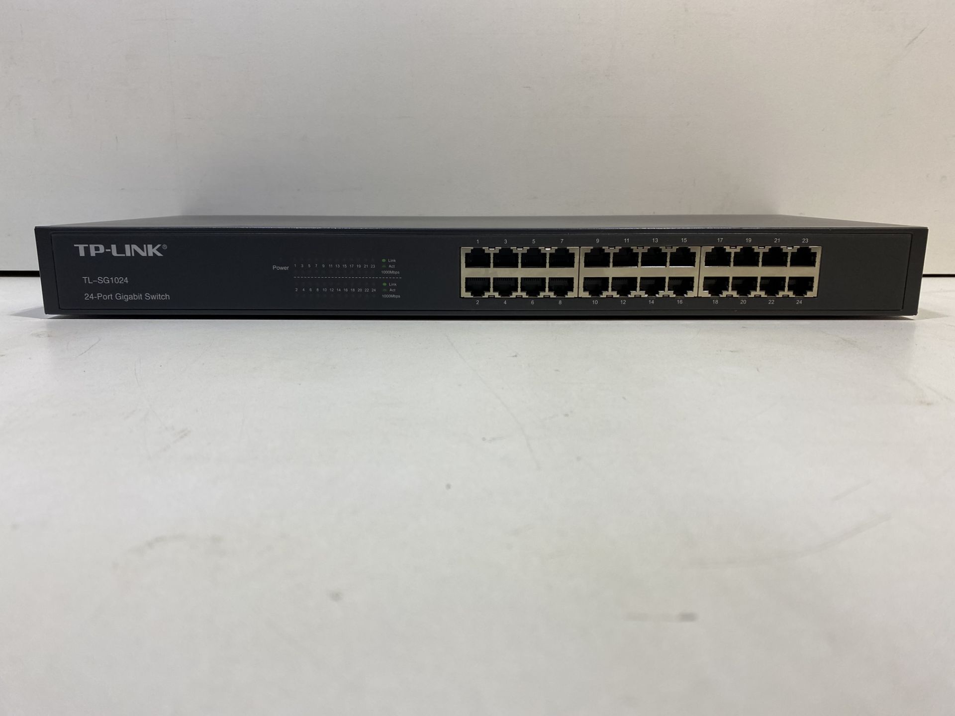 TP-Link TL-SG1024 24 Port Gigabit Ethernet Switch - Image 3 of 6