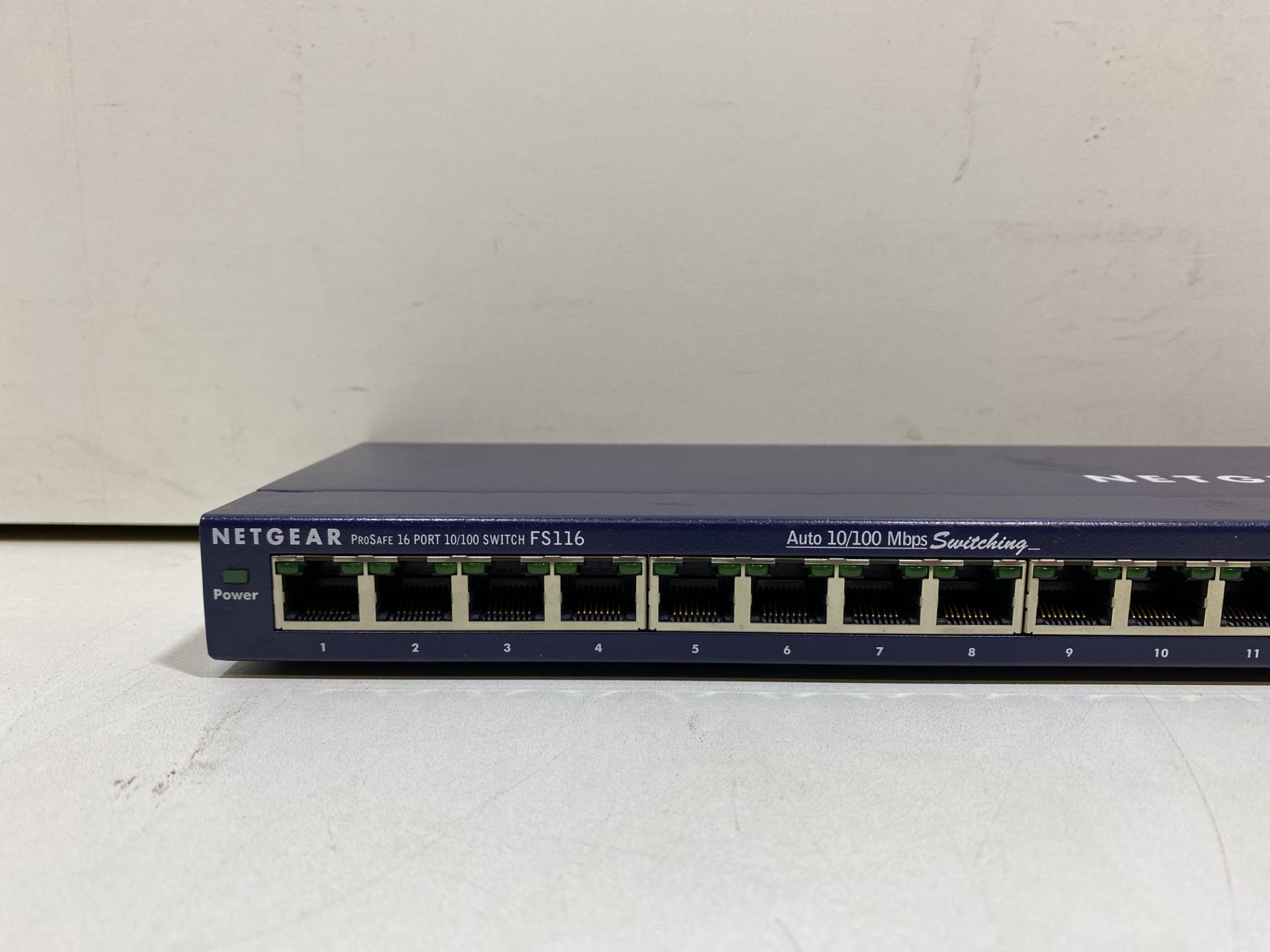 Netgear FS116 ProSafe 16 Port 10/100 Switch - Image 2 of 5