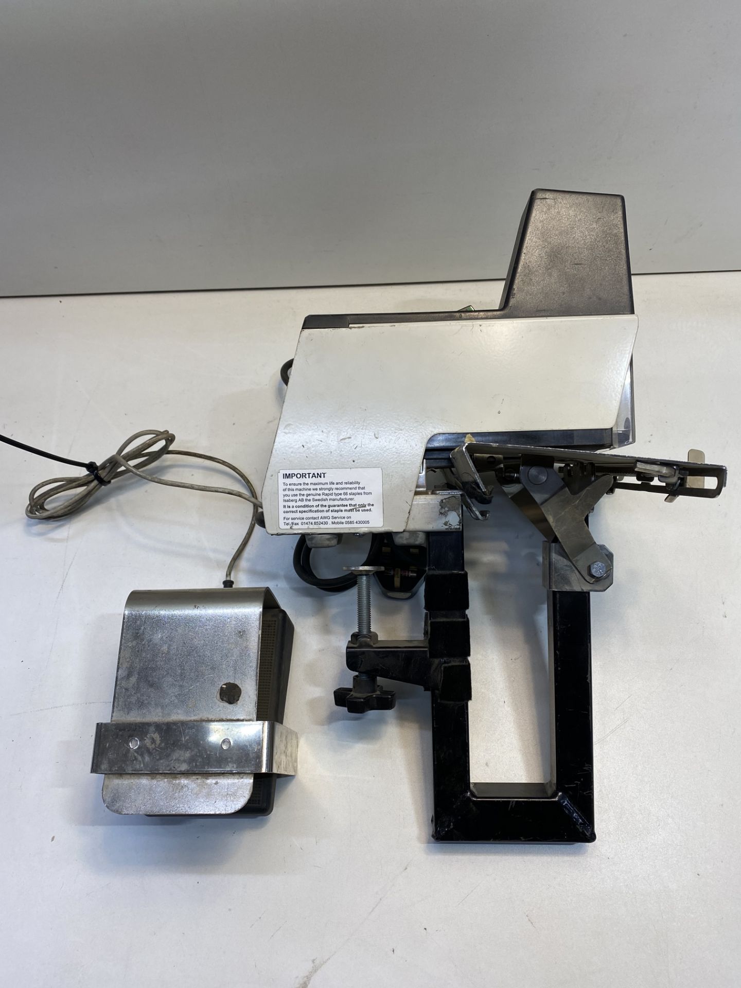 Rapid 106 Electric Stapler w/ Foot Pedal - Image 2 of 4