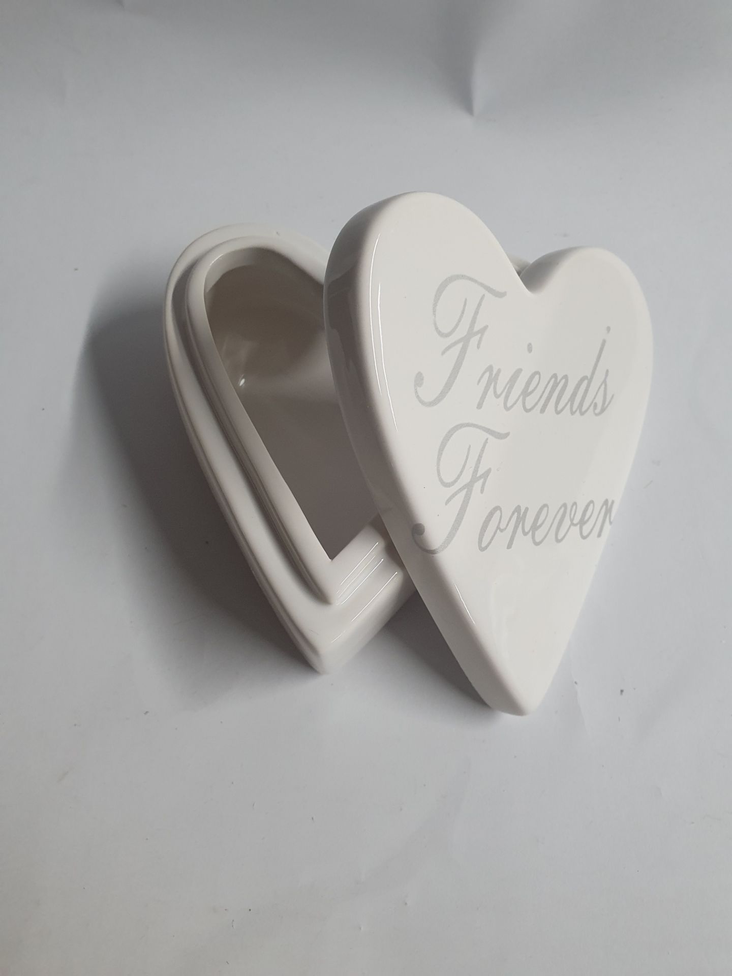 Set of Four White Ceramic Love Heart Trinket Boxes - Image 3 of 3