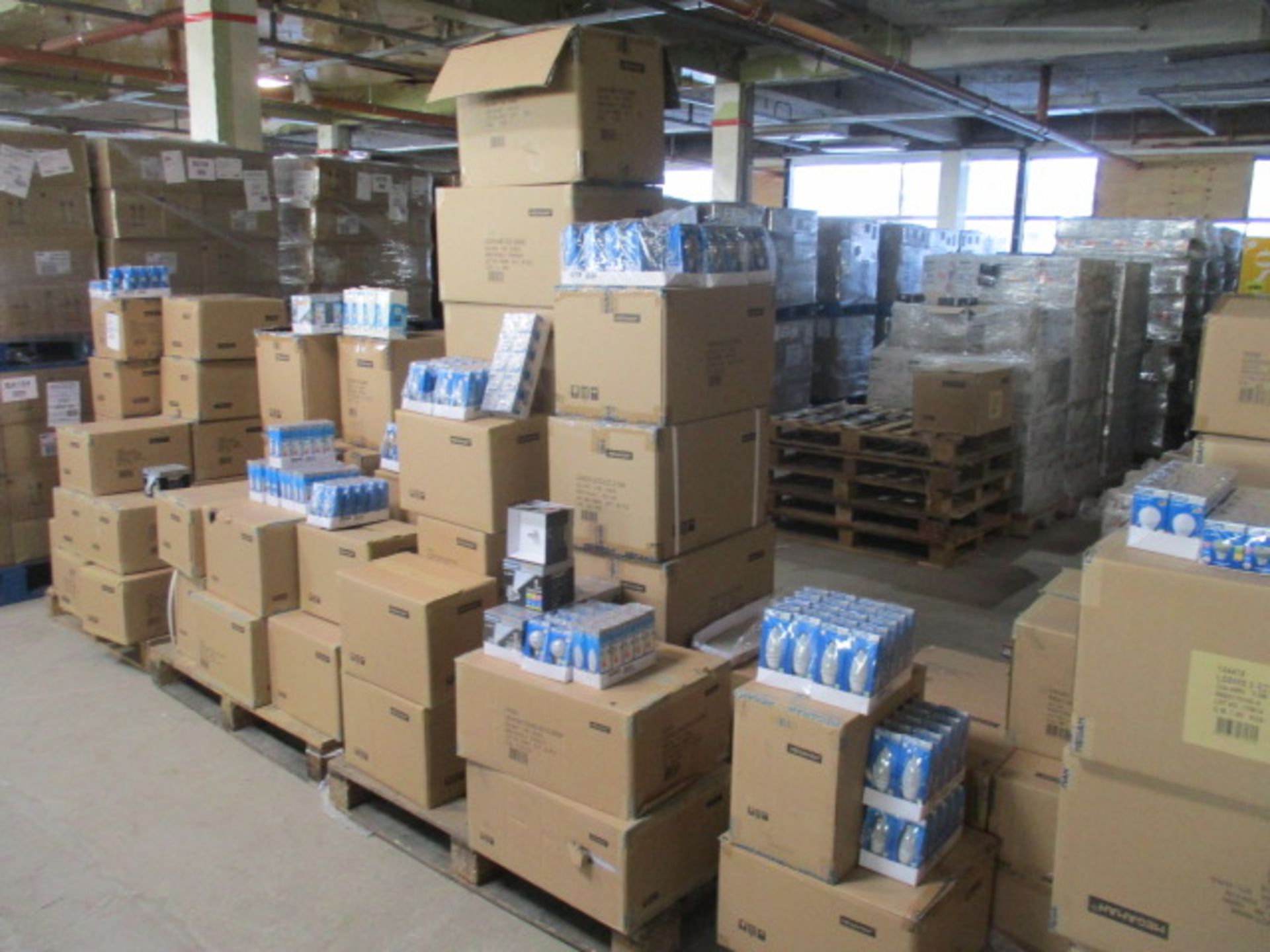 Approx. 10,000 Brand New Megaman LED Bulbs | Approx RRP £50,000+ - Image 12 of 30