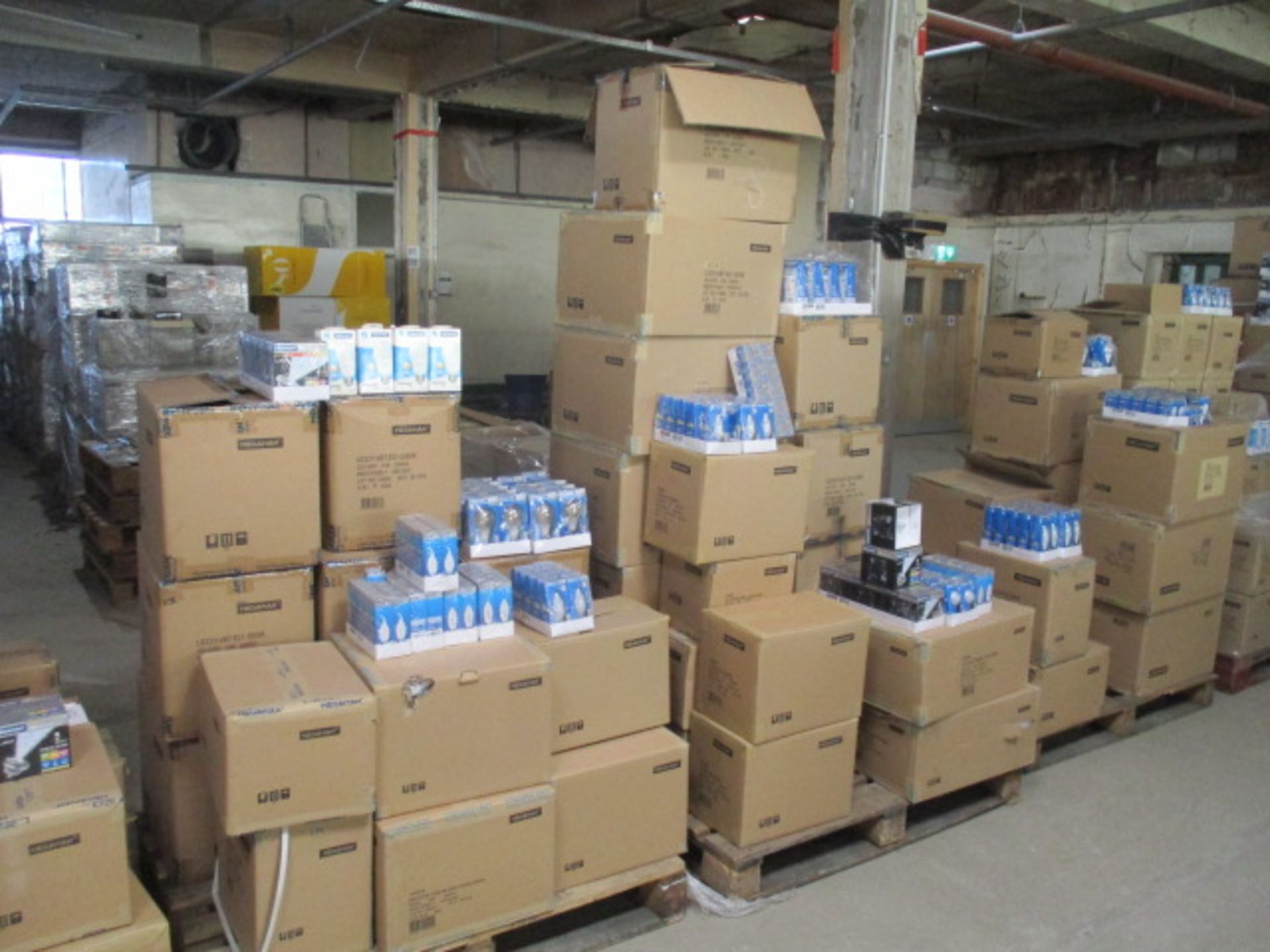Approx. 10,000 Brand New Megaman LED Bulbs | Approx RRP £50,000+ - Image 13 of 30