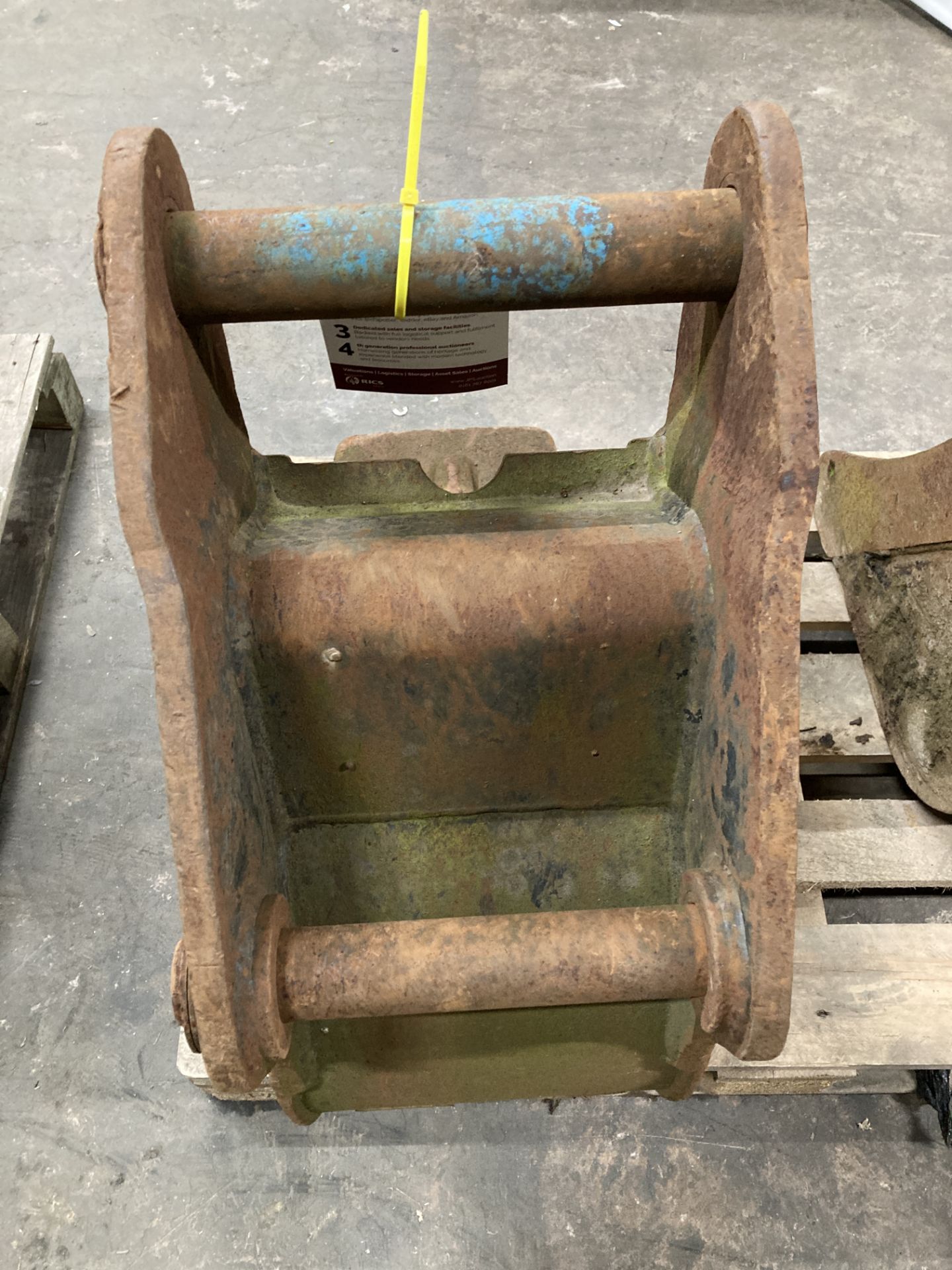 Unbranded 3 Toothed Digger Bucket Attachment | 45mm x 210mm x 350mm x 300mm - Image 4 of 4