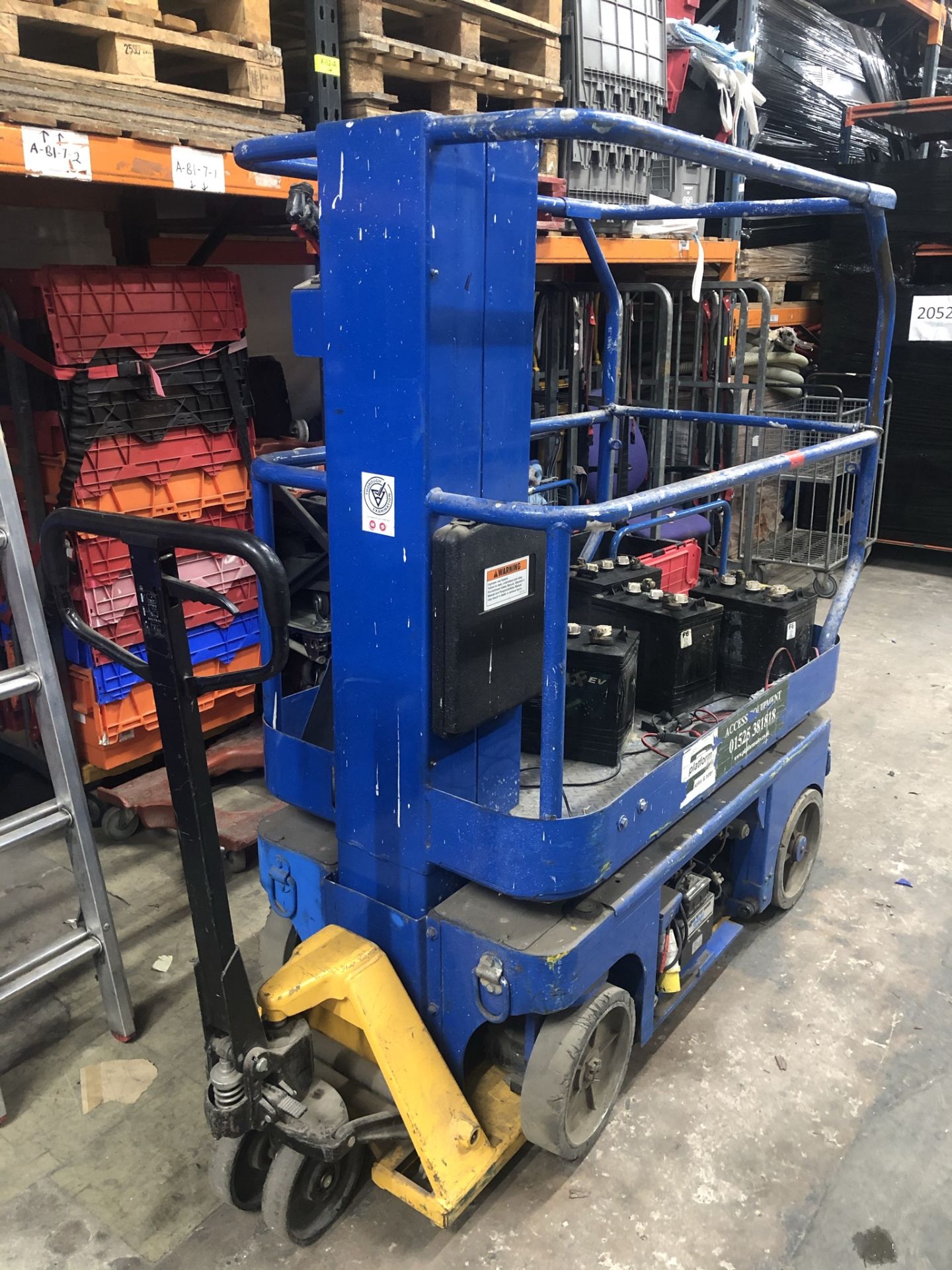 UpRight Inc 107000-001 Electric Scissor Lift | YOM: 2001 | SPARES & REPAIRS - BATTERY ISSUE