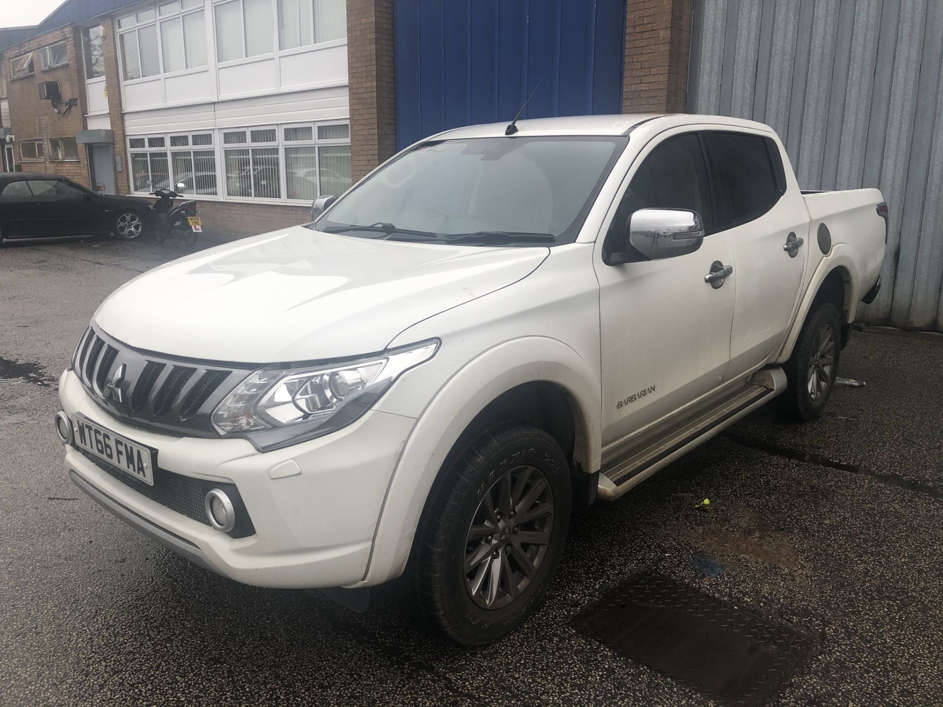 Mitsubishi L200 Barbarian Di-D Auto Pick-Up | WT66 FMA | 100,645 Miles - Image 3 of 14