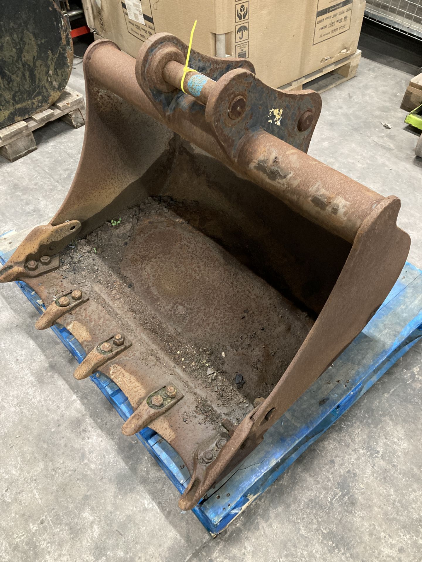 Unbranded 5 Toothed Digger Bucket Attachment | 45mm x 155mm x 260mm x 860mm - Image 2 of 4