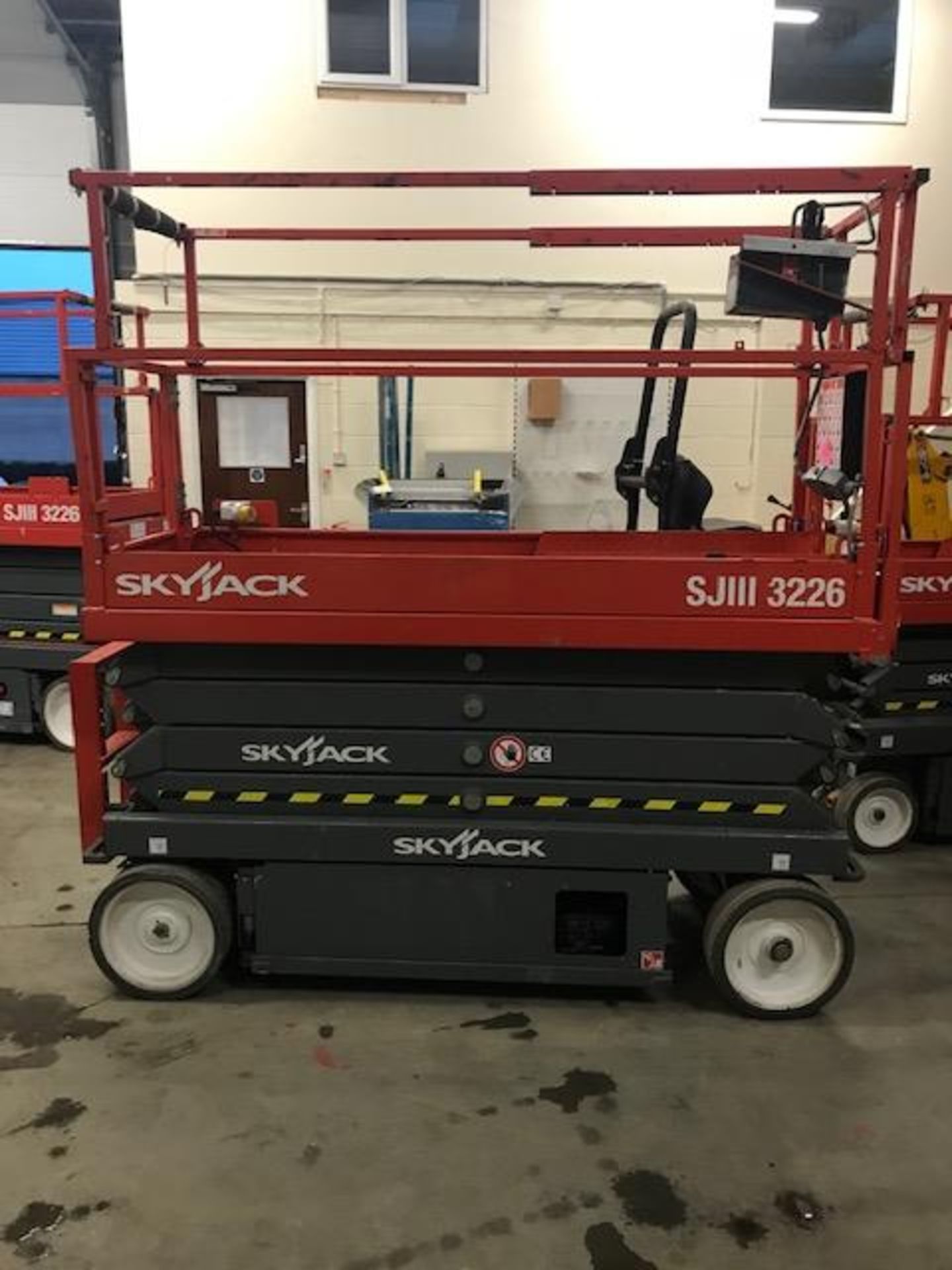 Skyjack SJIII 3226 Mobile Elevating Work Platform | YOM: 2018 | 68.9 Hours - Image 2 of 6