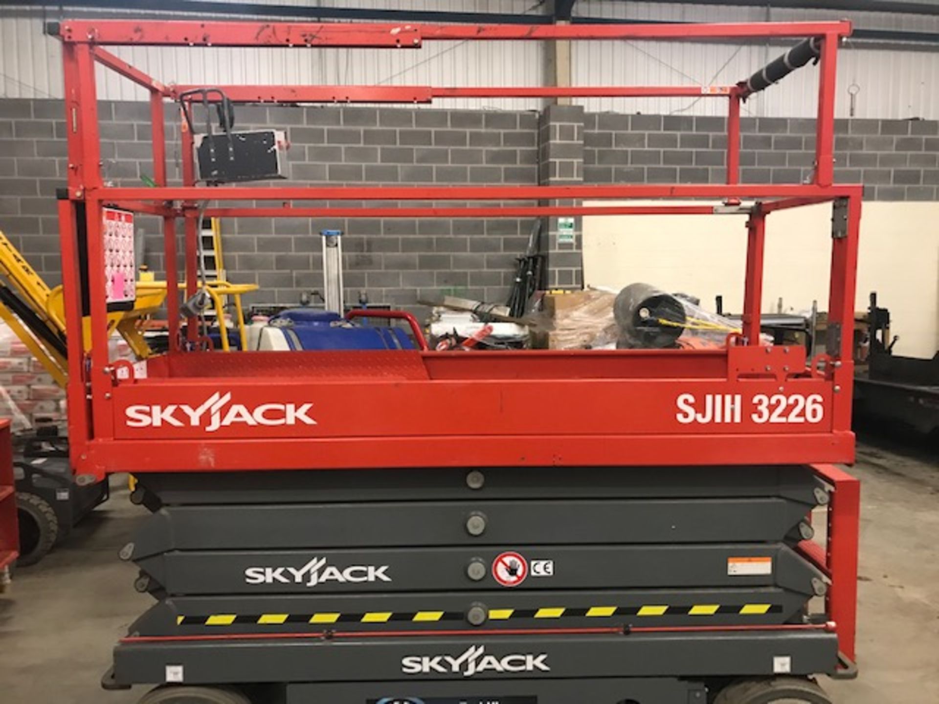 Skyjack SJIII 3226 Mobile Elevating Work Platform | YOM: 2018 | 68.9 Hours - Image 4 of 6