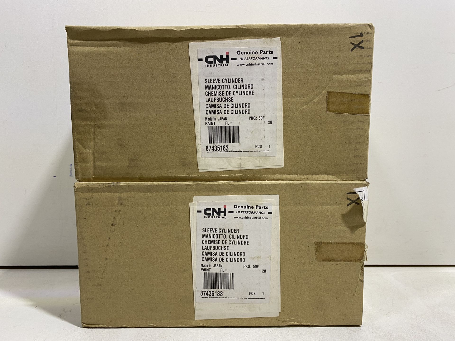 2 x CNH Sleeve Cylinders - Image 2 of 3